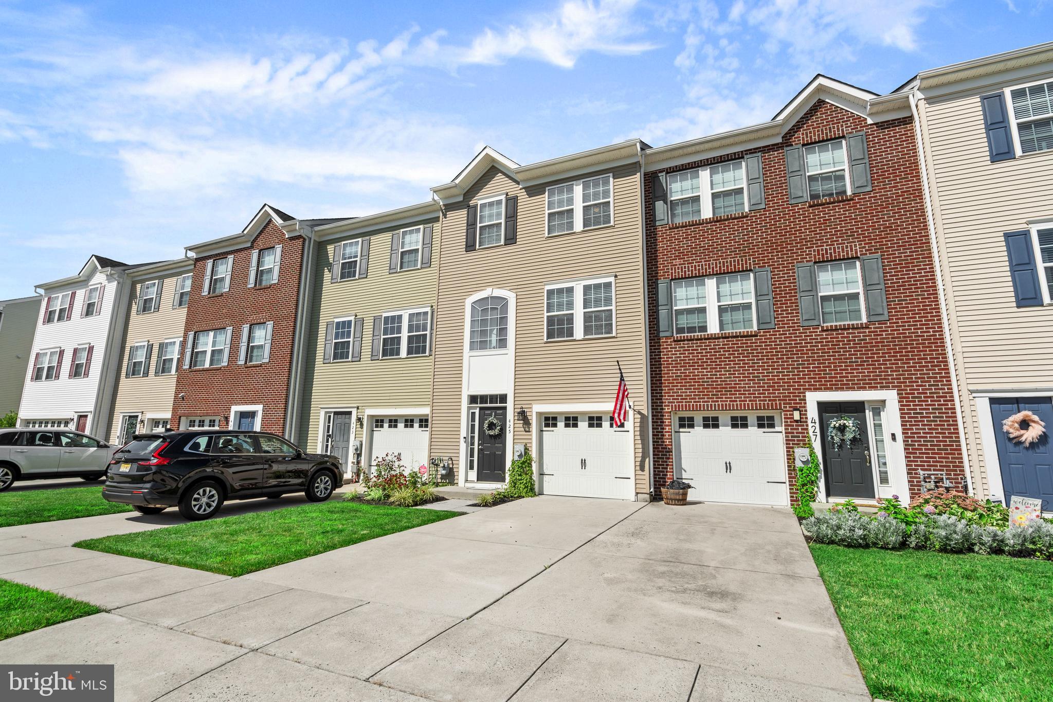 425 DOGWOOD DRIVE