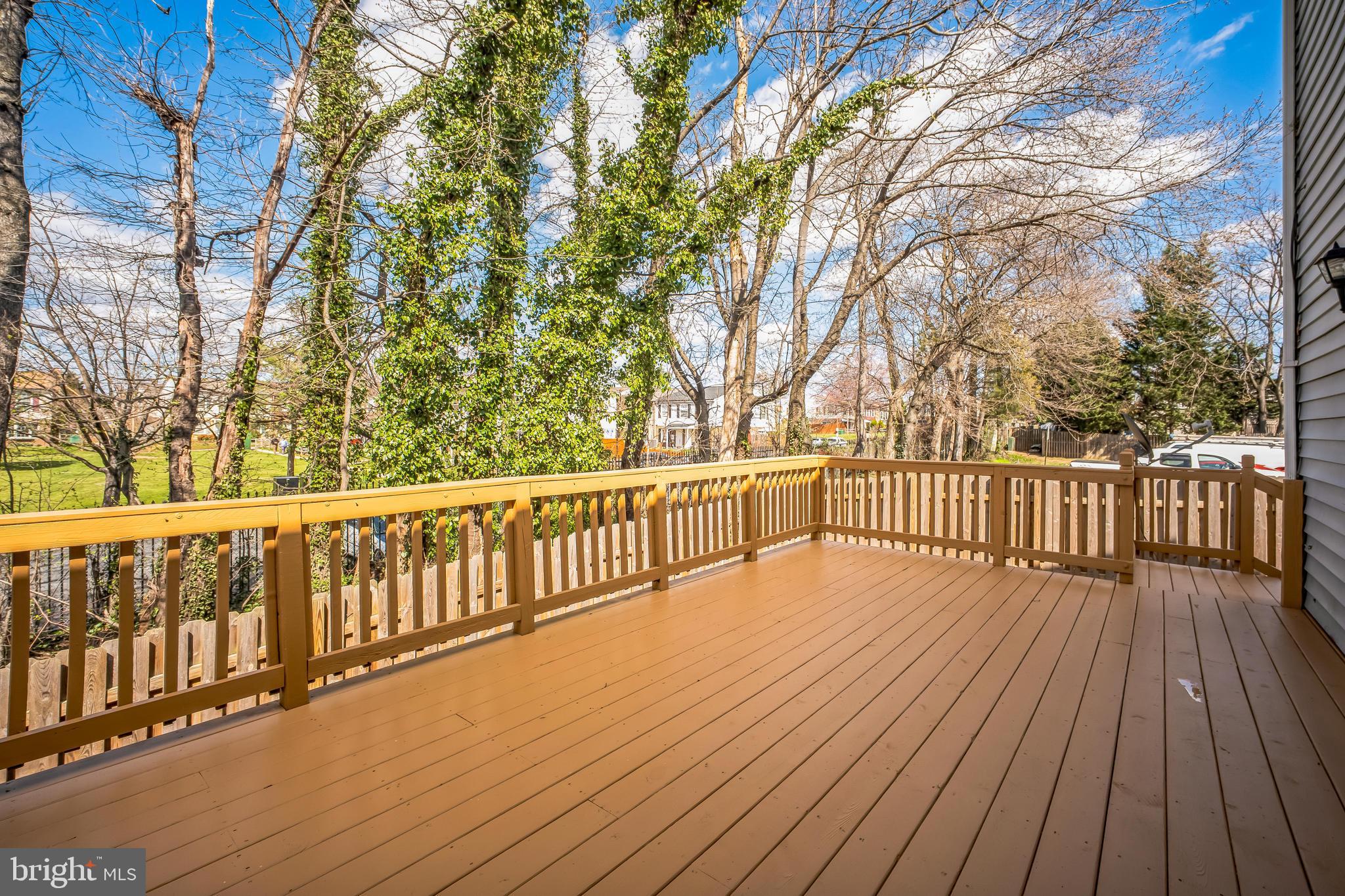 LOUDOUN HILLS - Residential