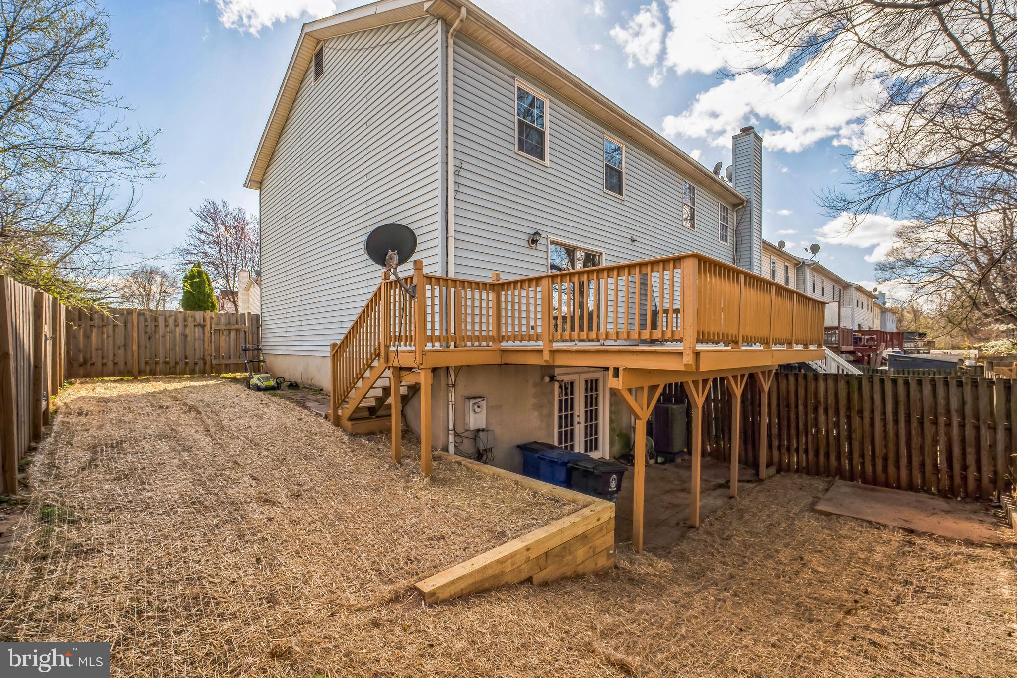 LOUDOUN HILLS - Residential