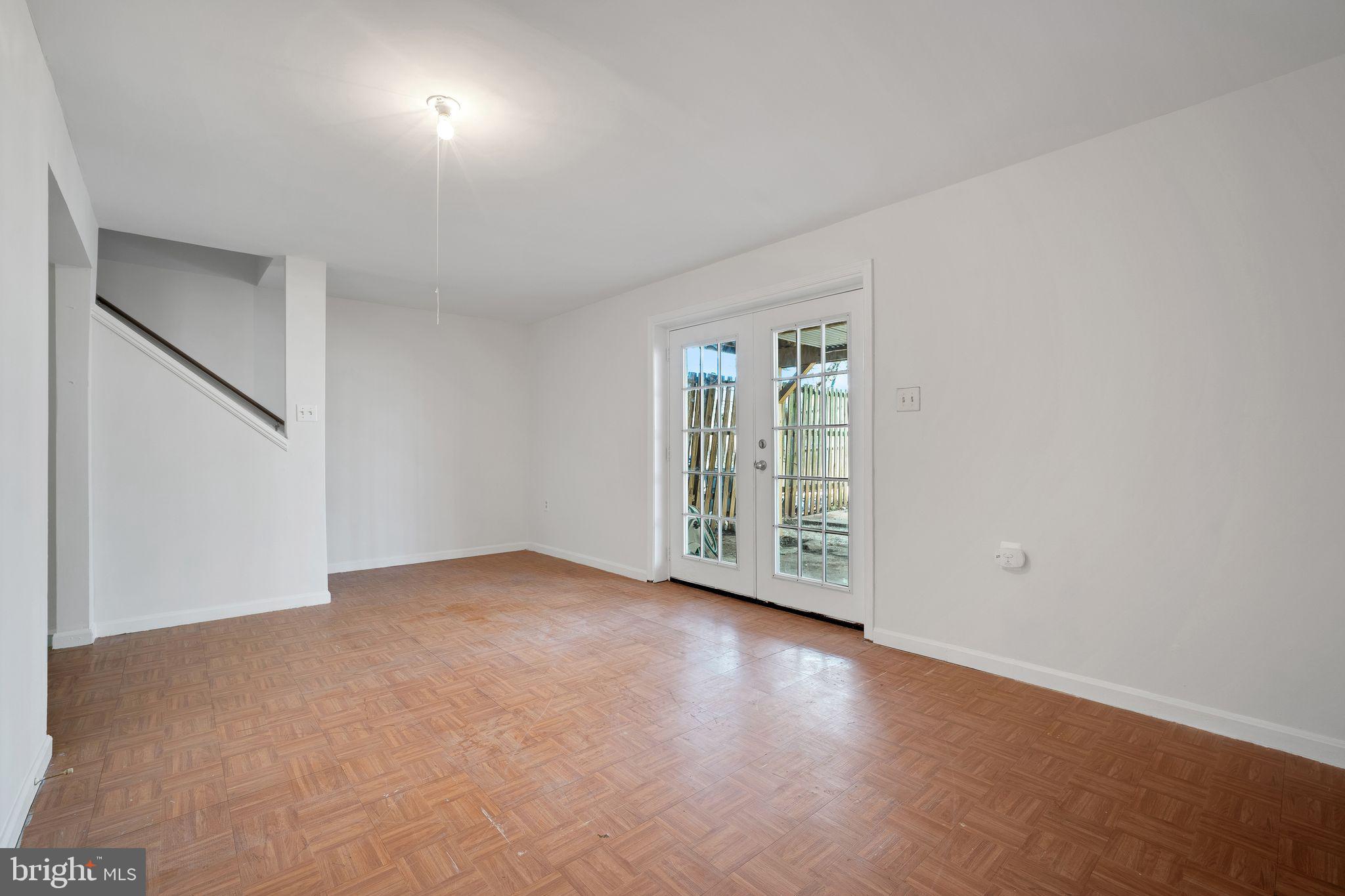 LOUDOUN HILLS - Residential