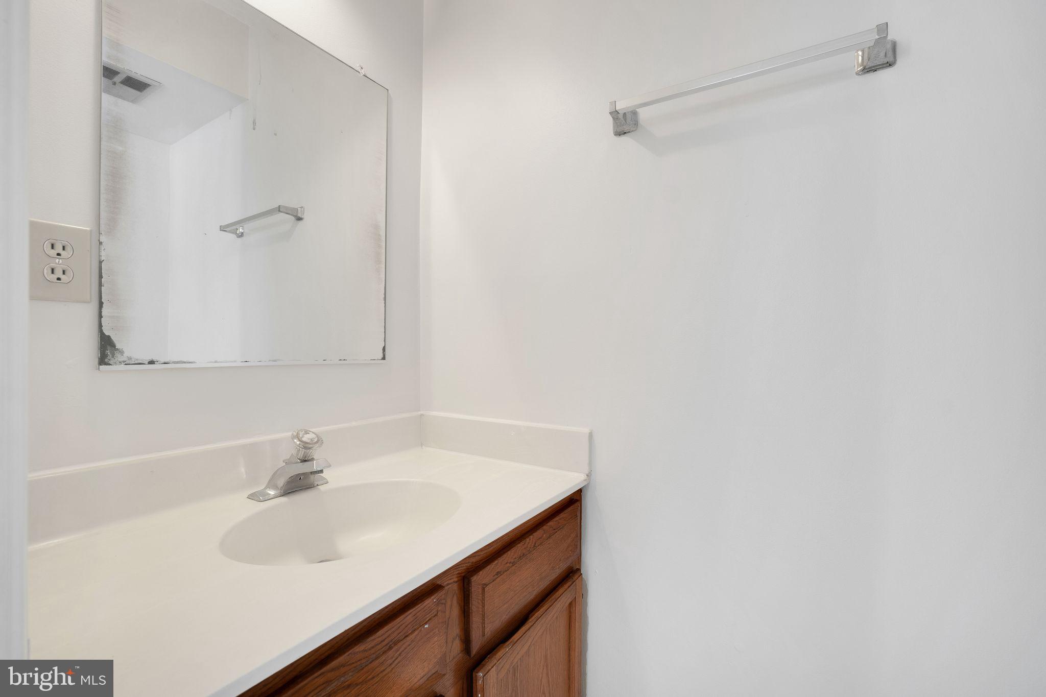 LOUDOUN HILLS - Residential