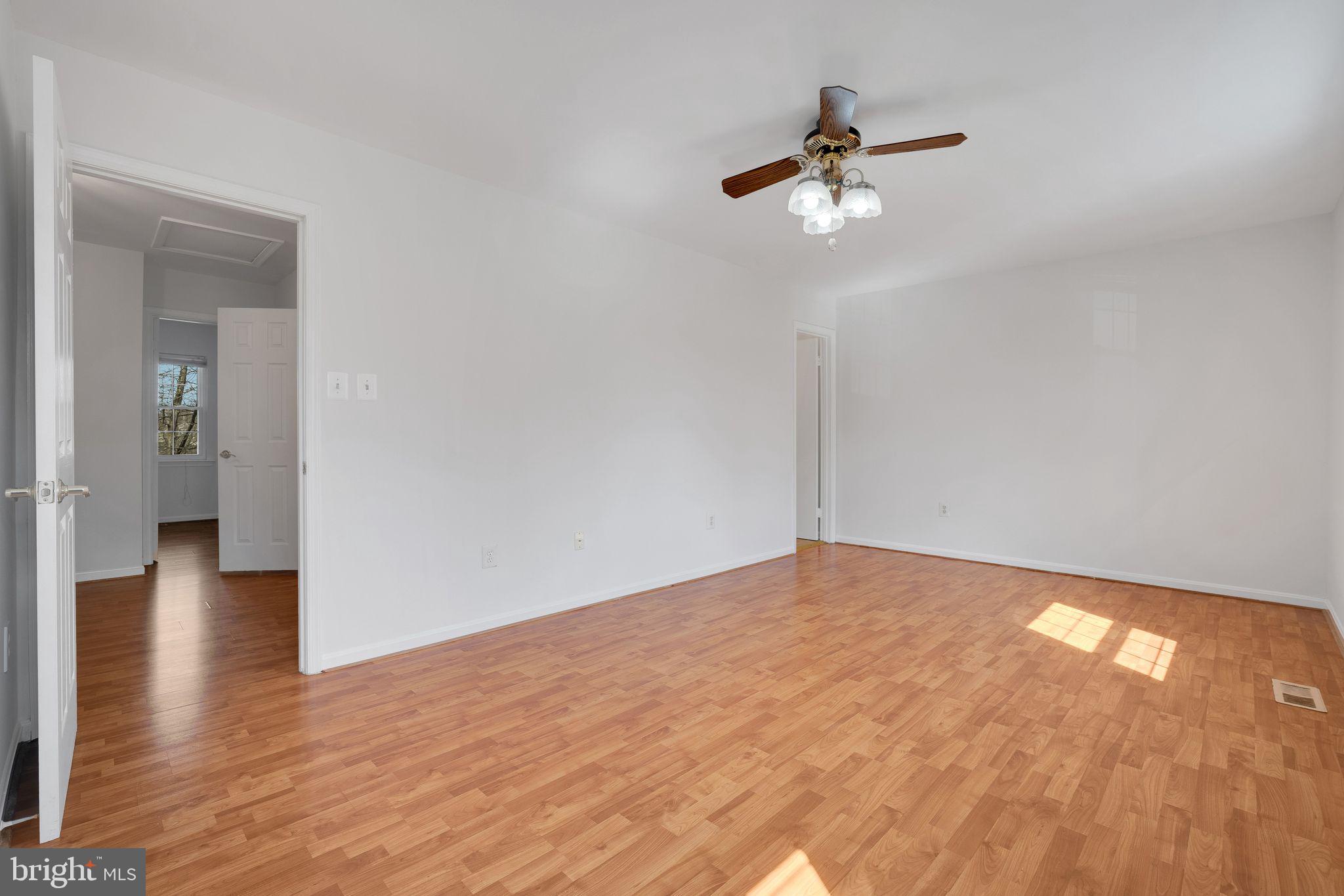 LOUDOUN HILLS - Residential