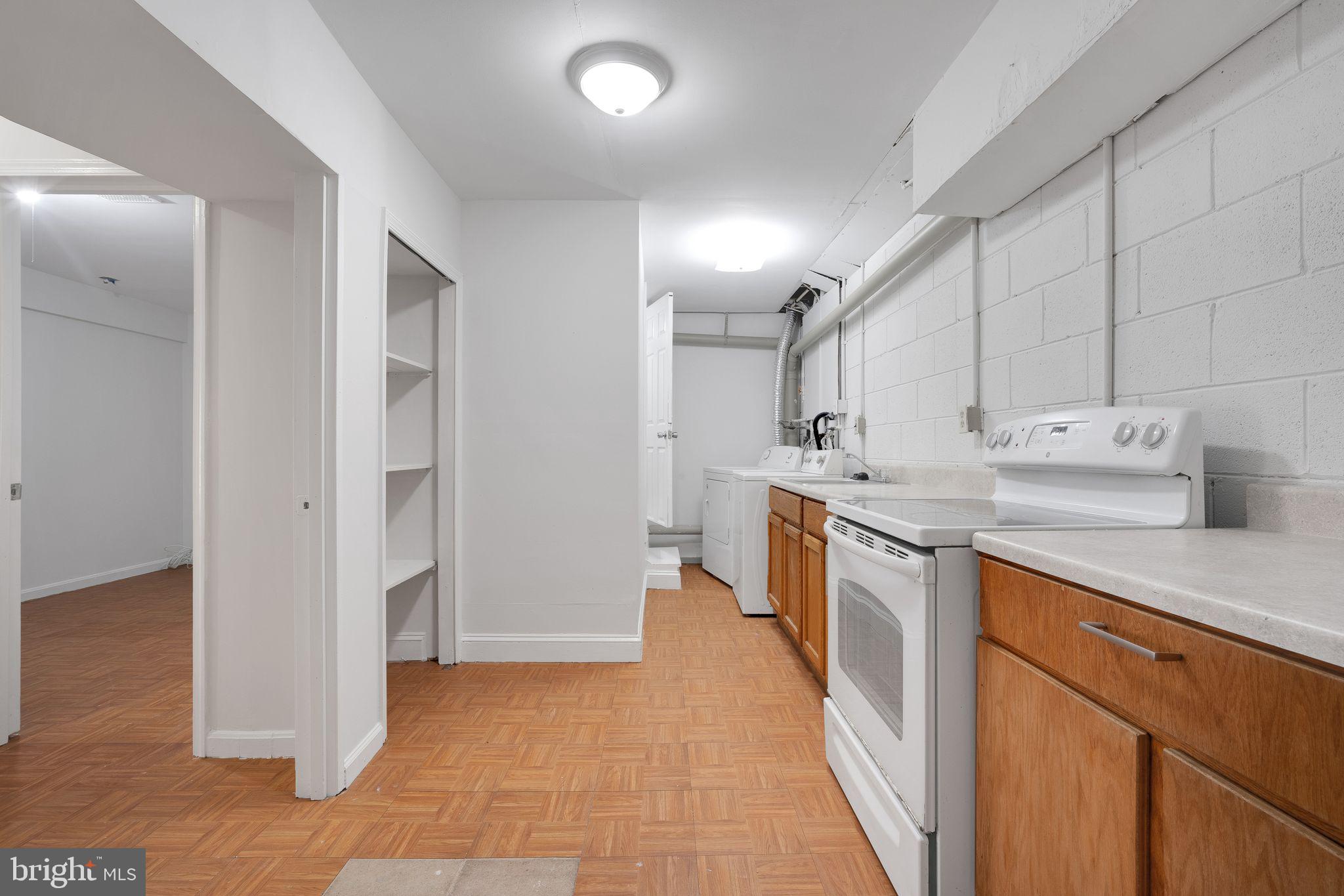 LOUDOUN HILLS - Residential