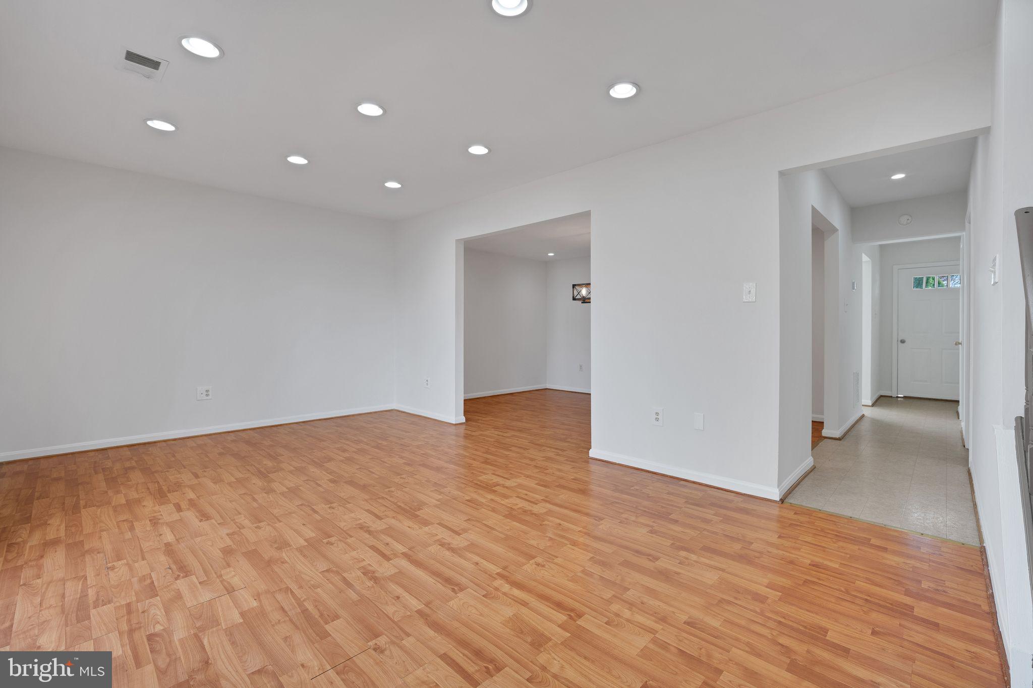 LOUDOUN HILLS - Residential