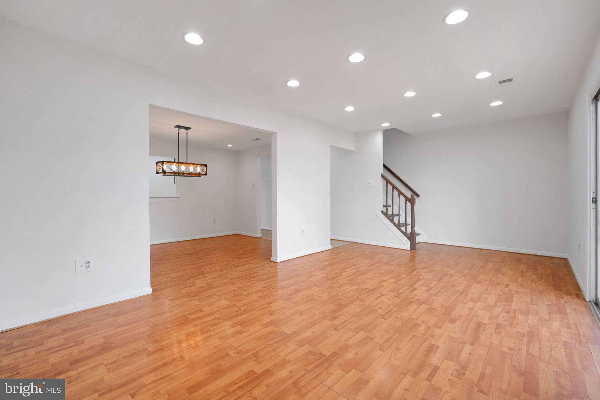 LOUDOUN HILLS - Residential