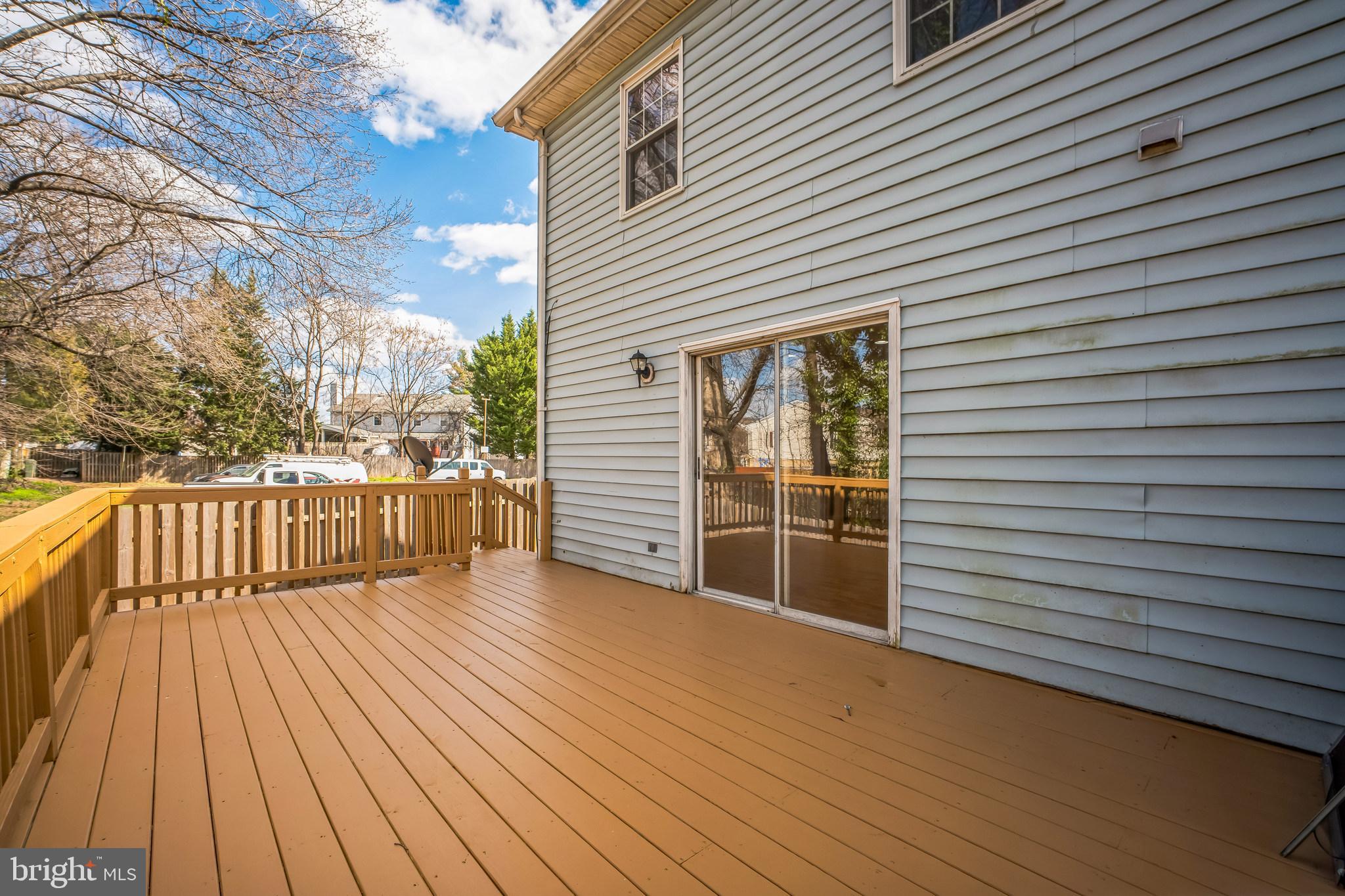 LOUDOUN HILLS - Residential