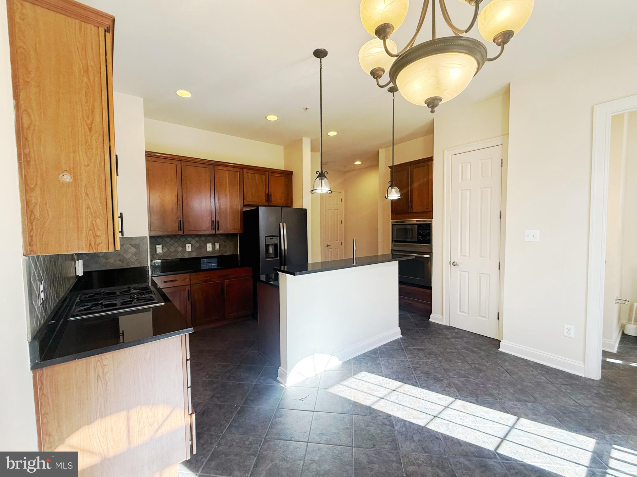 HIDDEN CREEK - Residential Lease