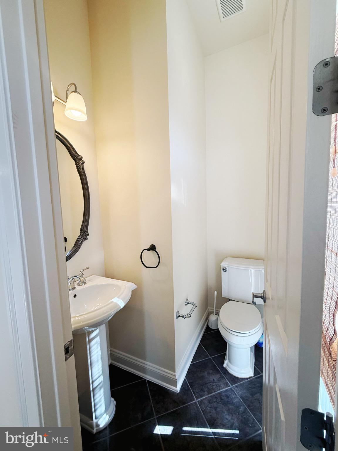 HIDDEN CREEK - Residential Lease