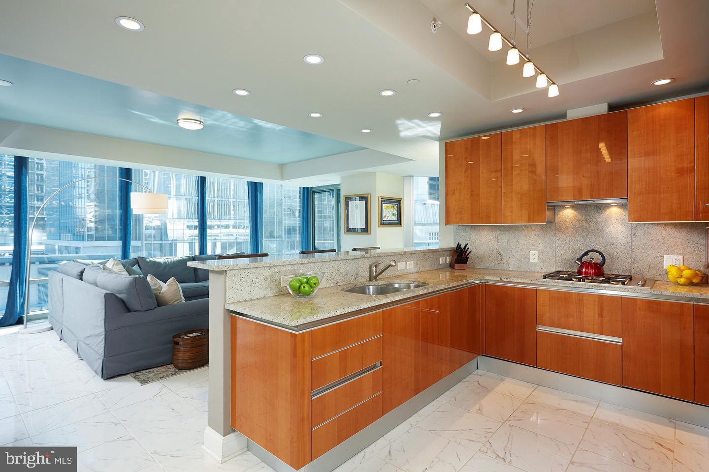 TURNBERRY TOWER - Residential Lease