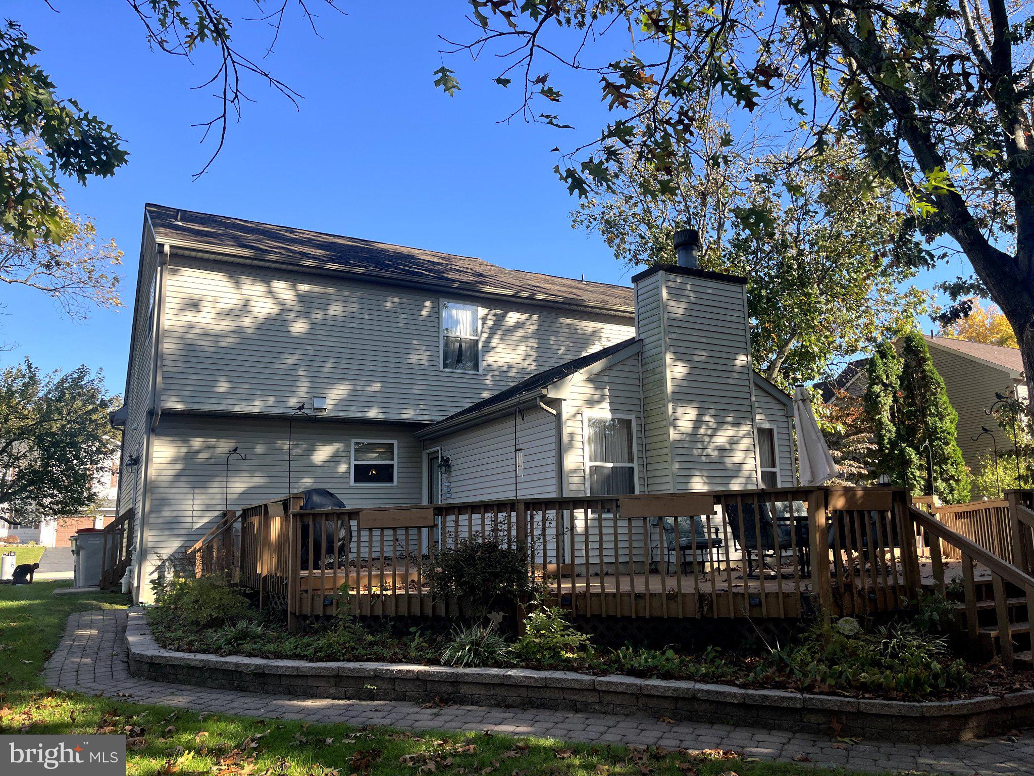 870 LONGWOOD DRIVE