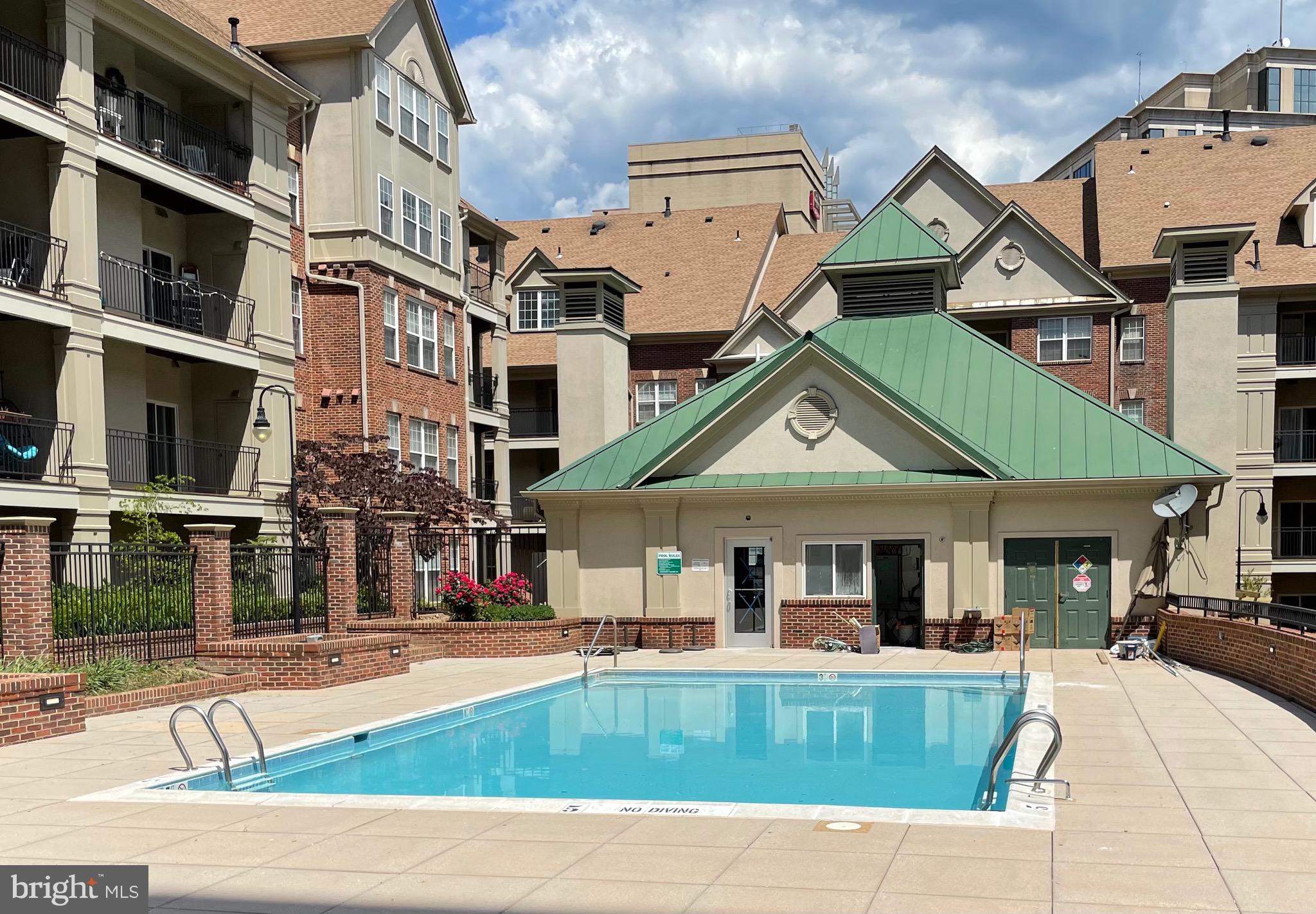 COURTHOUSE HILL - Residential Lease