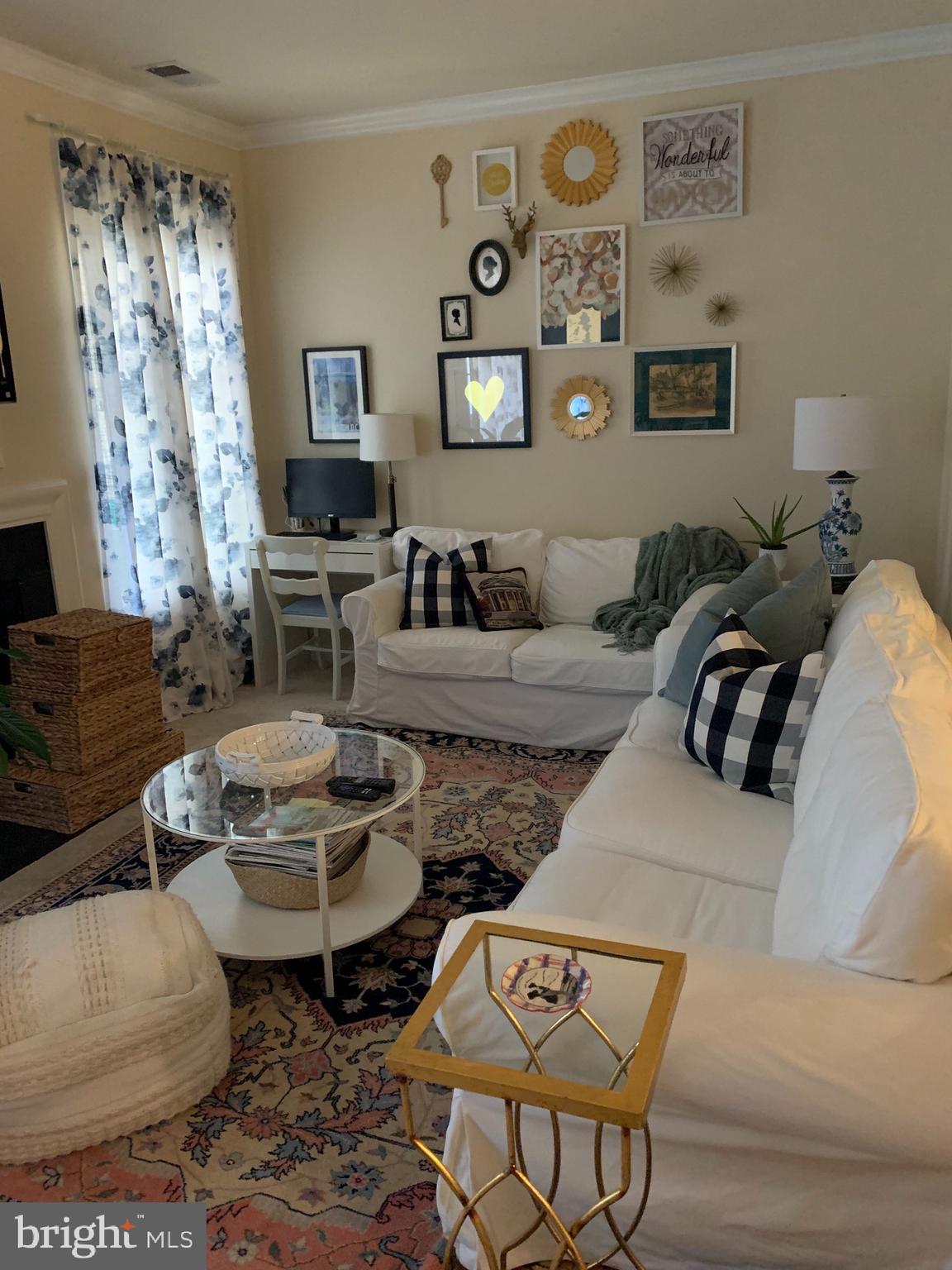 COURTHOUSE HILL - Residential Lease