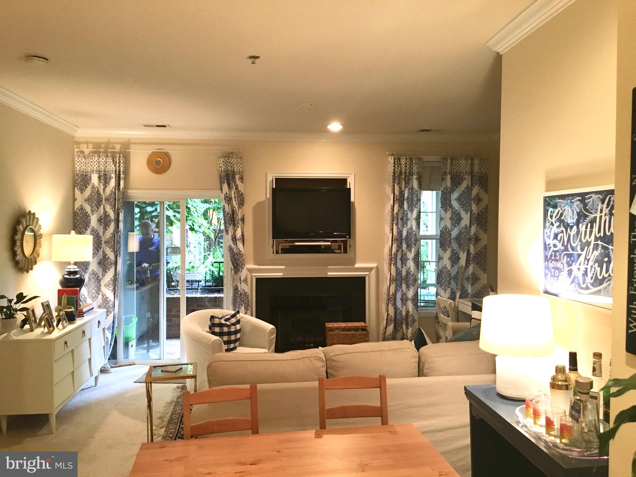 COURTHOUSE HILL - Residential Lease