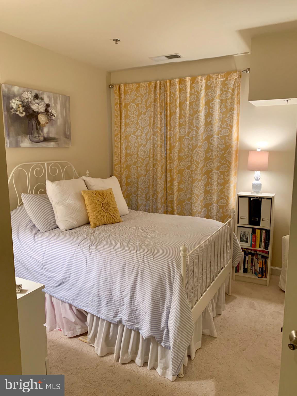 COURTHOUSE HILL - Residential Lease