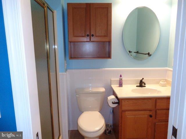 WALNUT COURT - Residential