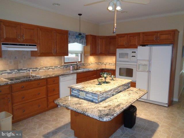 WALNUT COURT - Residential