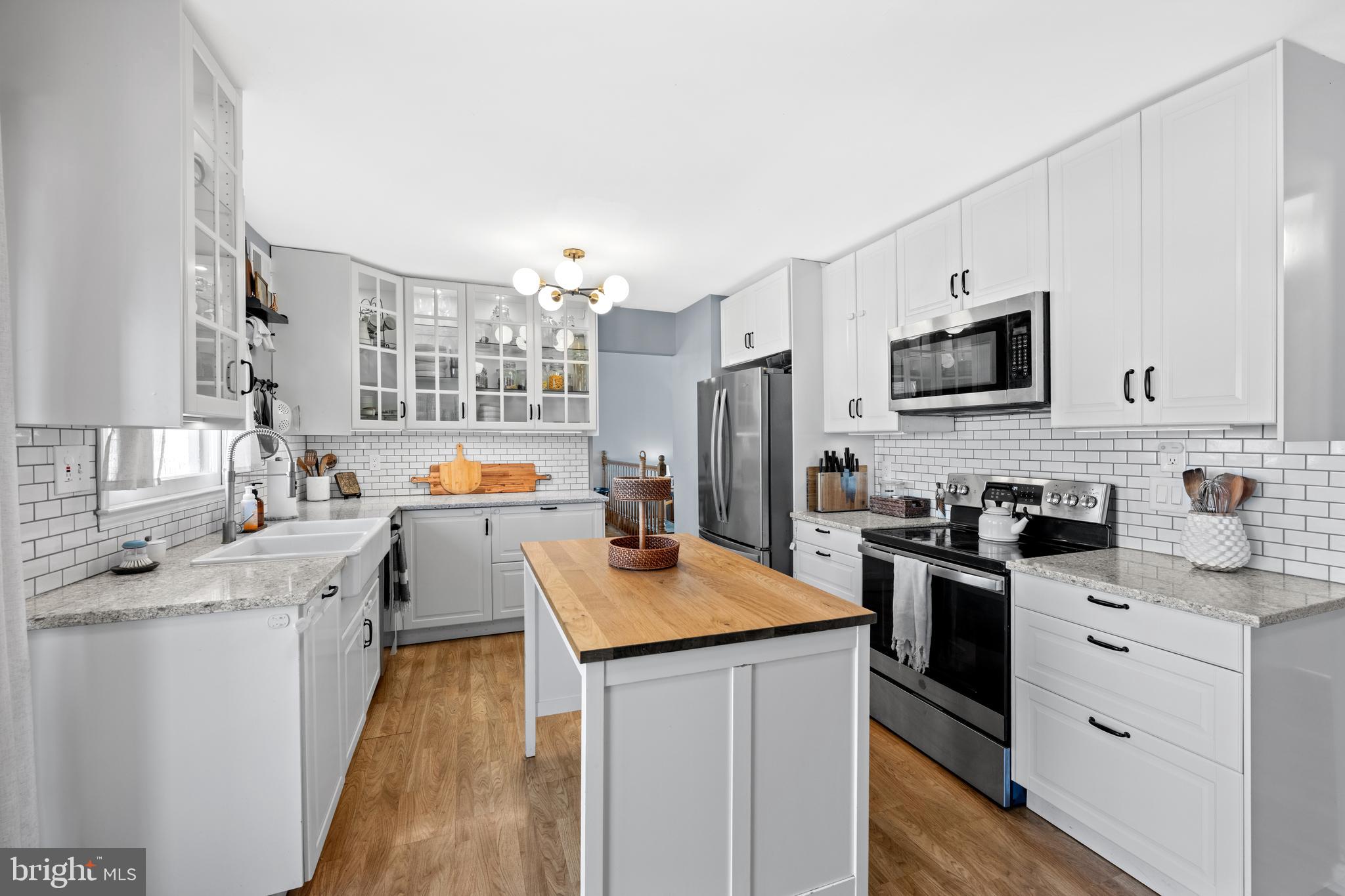 REFLECTION LAKE - Residential Lease