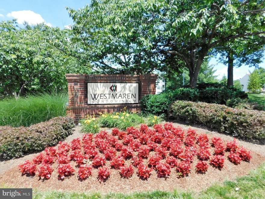 Spacious 2 BR / 2 BA condo w/ deck overlooking trees & common area. Completely renovated kitchen.  Fresh paint, new ceramic tile in bathrooms, extra storage outside front door, plenty of parking, pool, fitness center, excellent commuter location. It's beautiful!