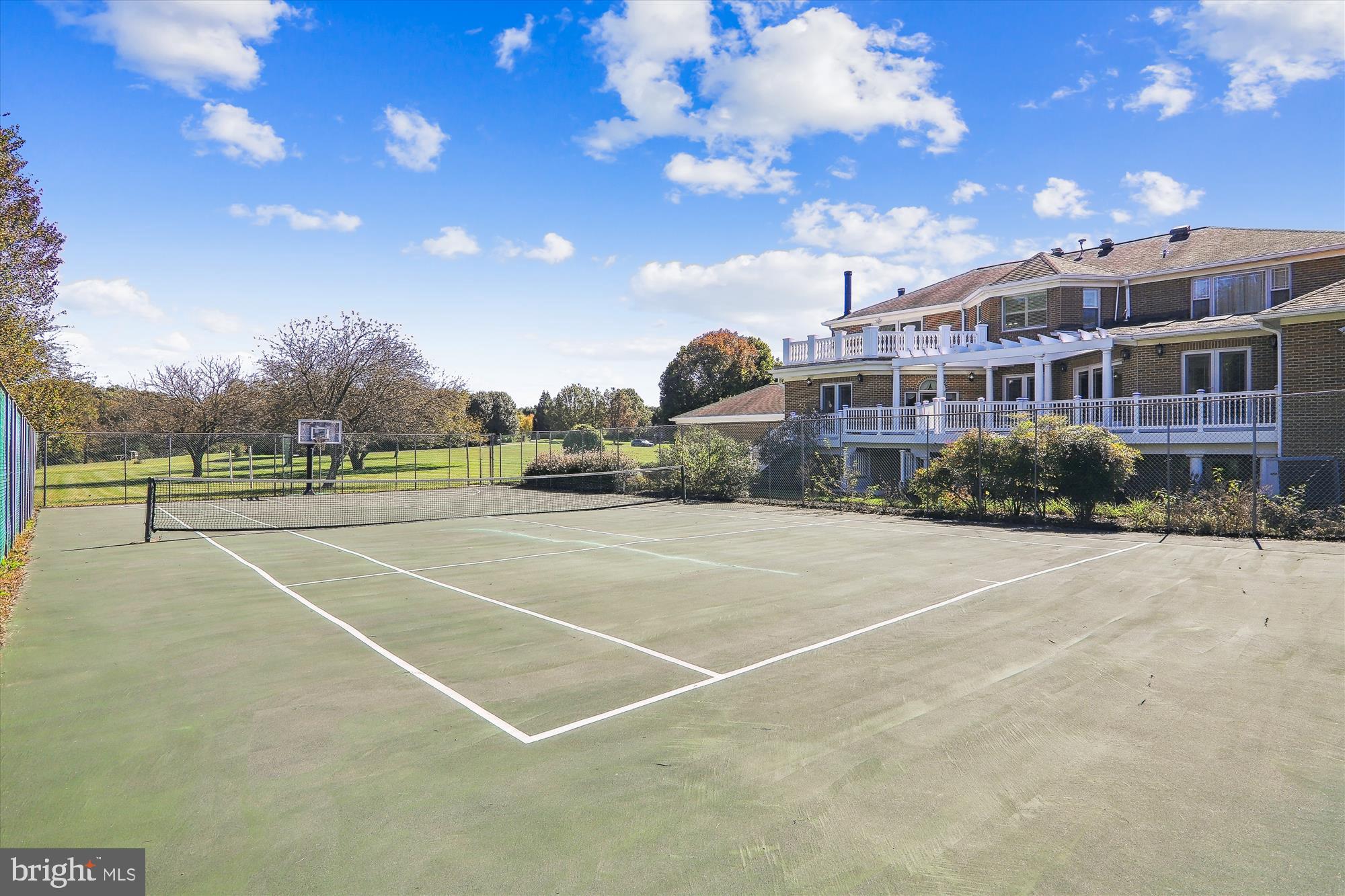 LAYTONSVILLE - Residential