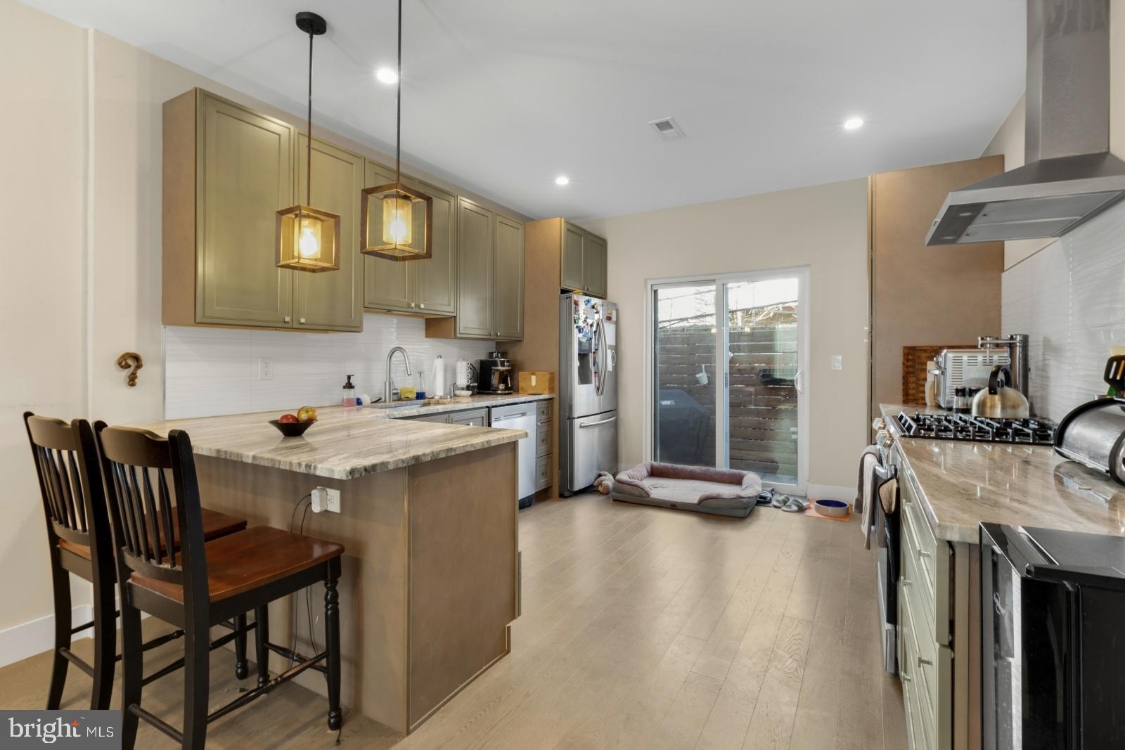 POINT BREEZE - Residential Lease