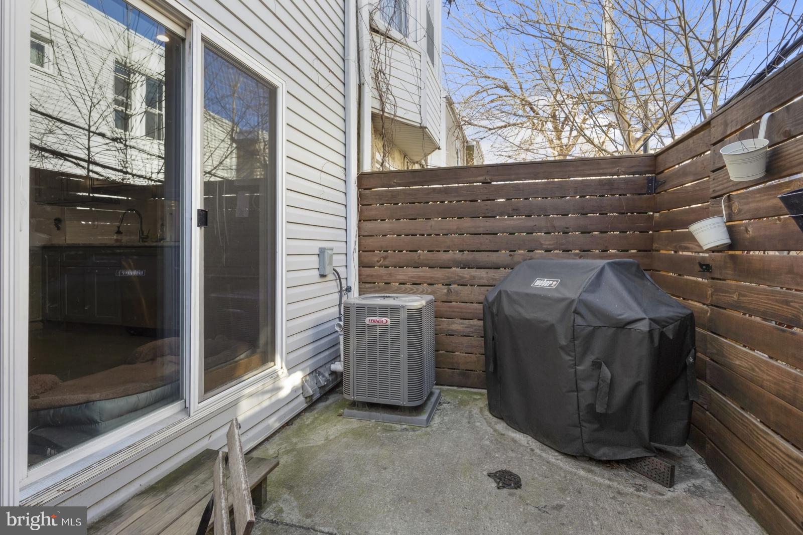 POINT BREEZE - Residential Lease