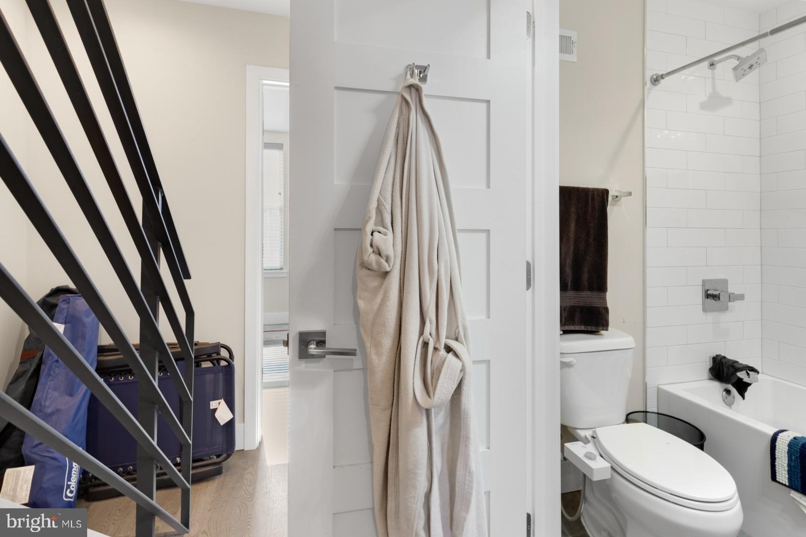 POINT BREEZE - Residential Lease