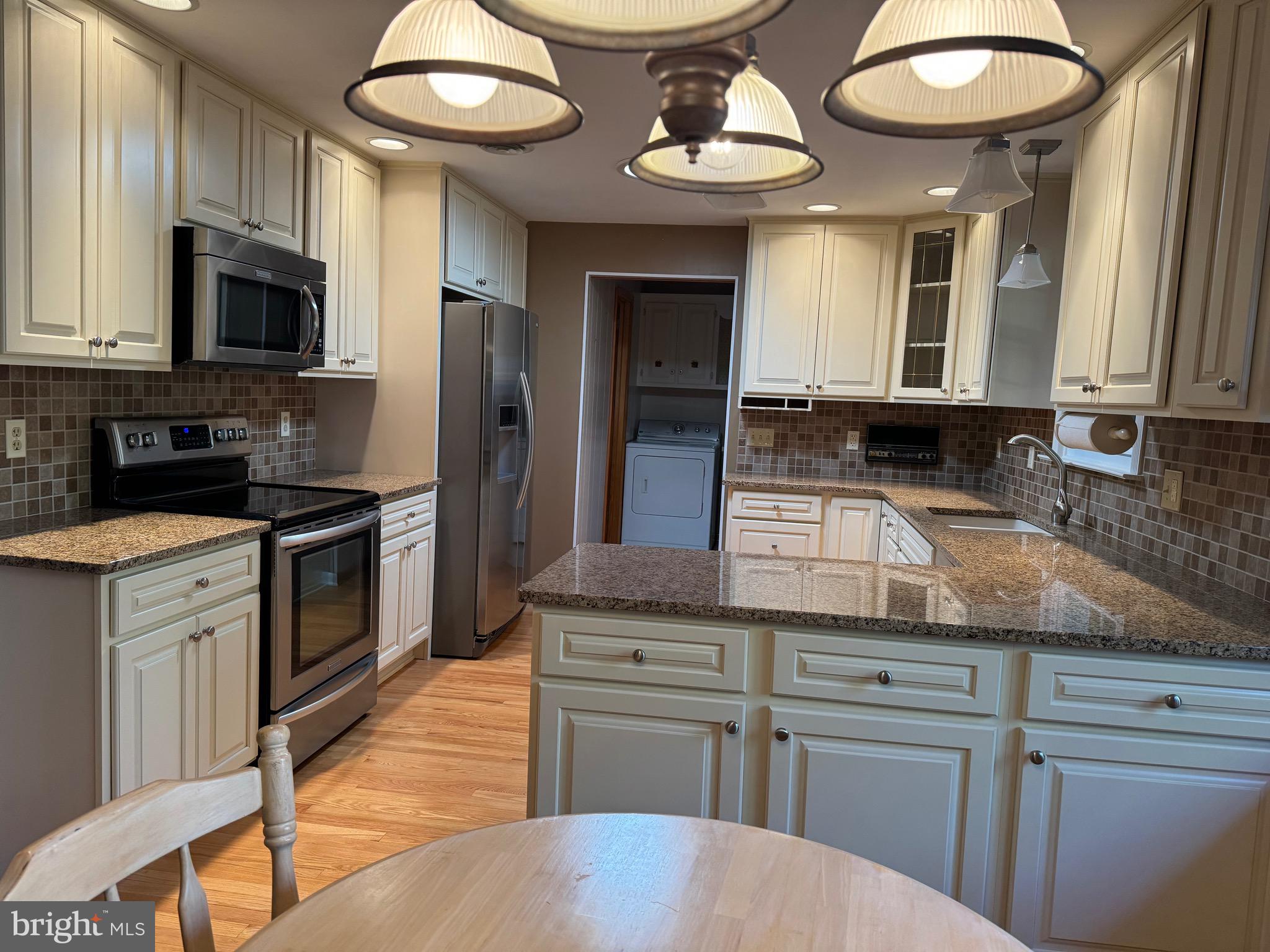 STONELEIGH - Residential