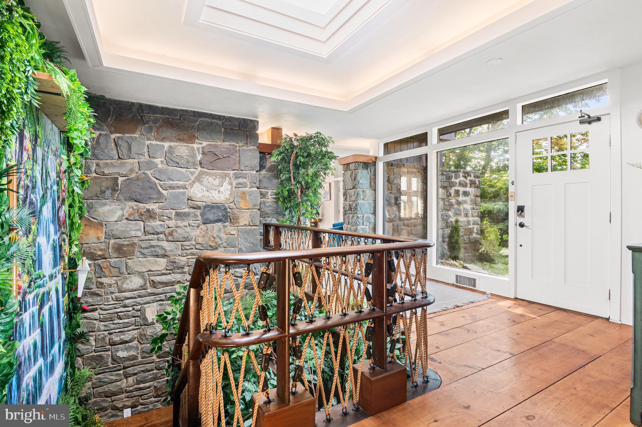 STROUDSBURG - Residential