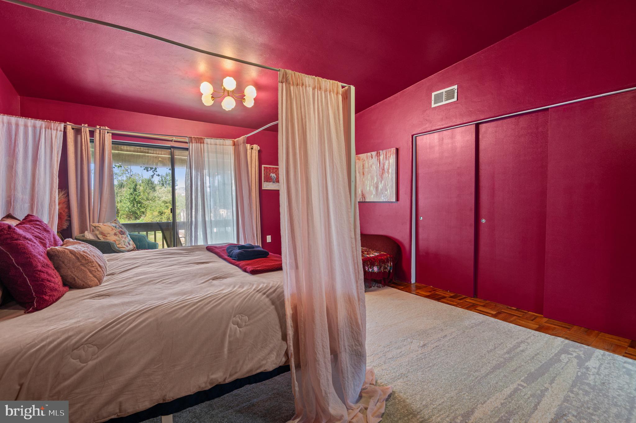 STROUDSBURG - Residential