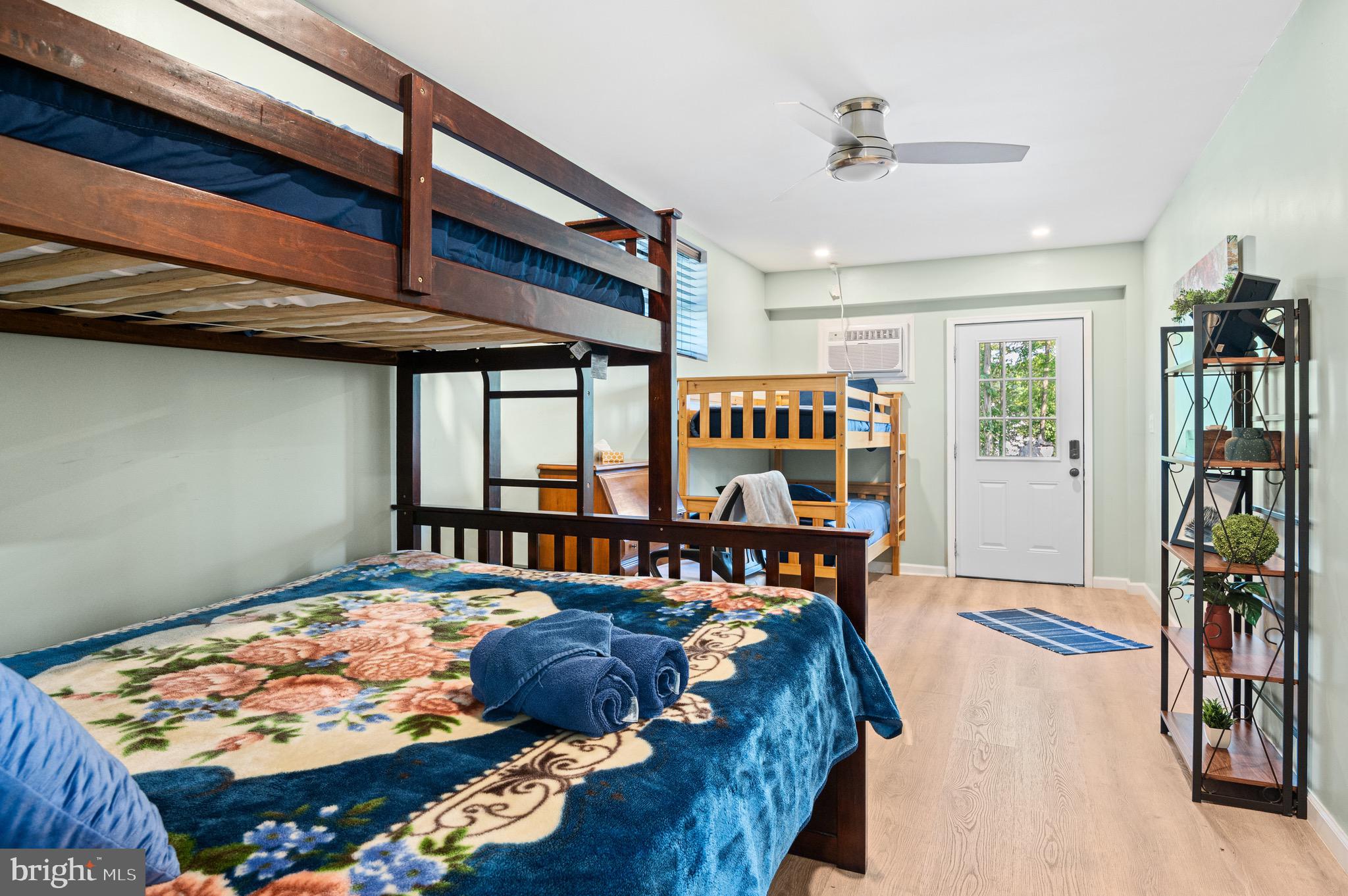 STROUDSBURG - Residential