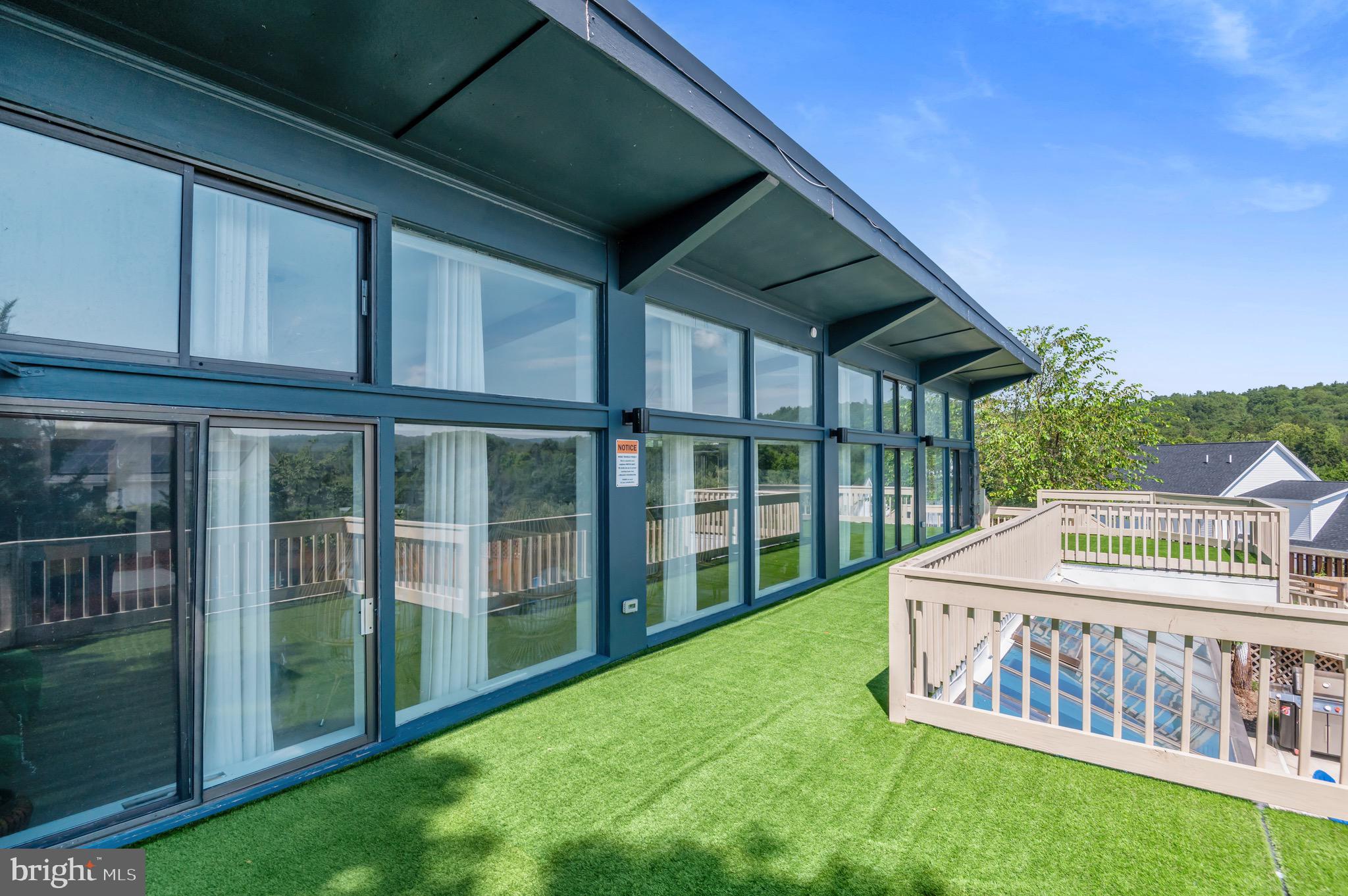 STROUDSBURG - Residential