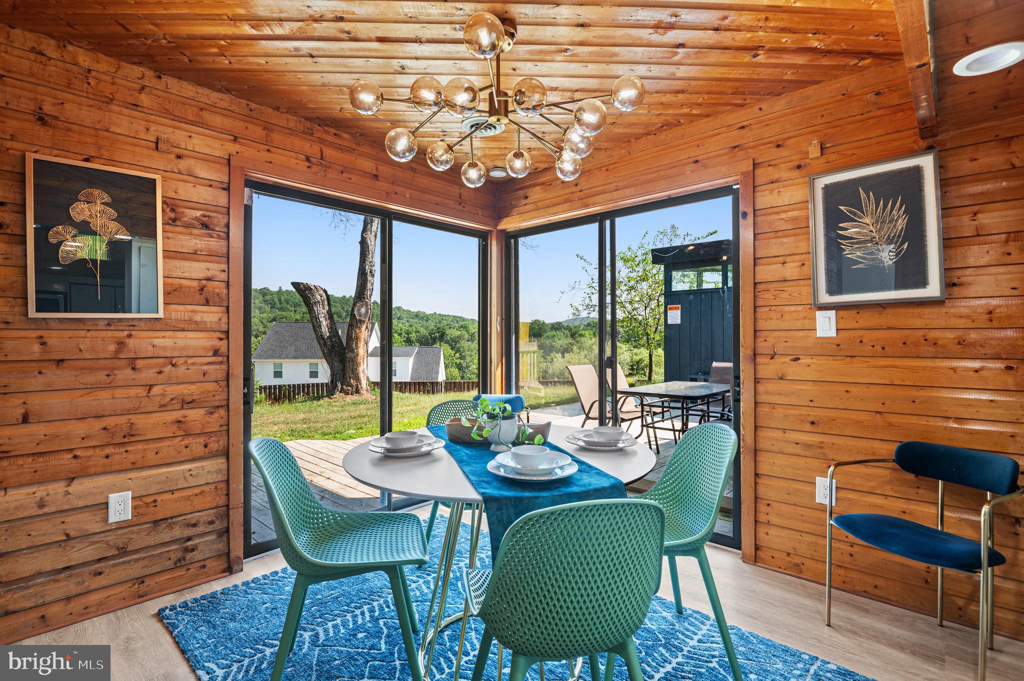 STROUDSBURG - Residential