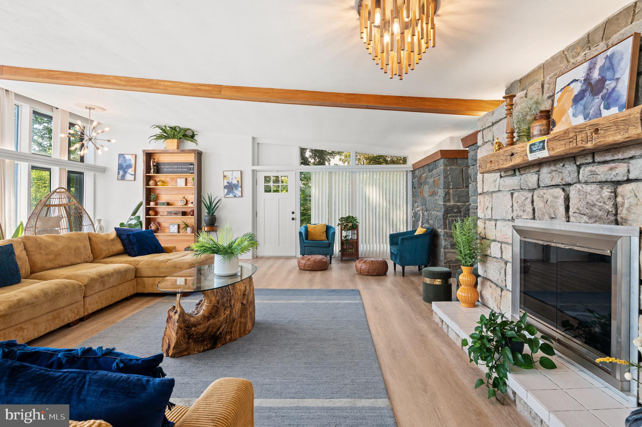 STROUDSBURG - Residential