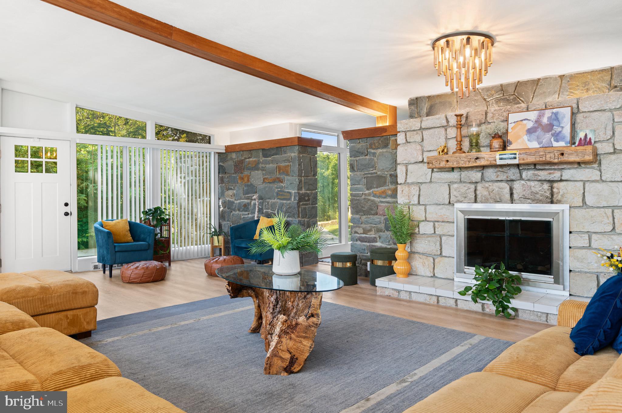 STROUDSBURG - Residential