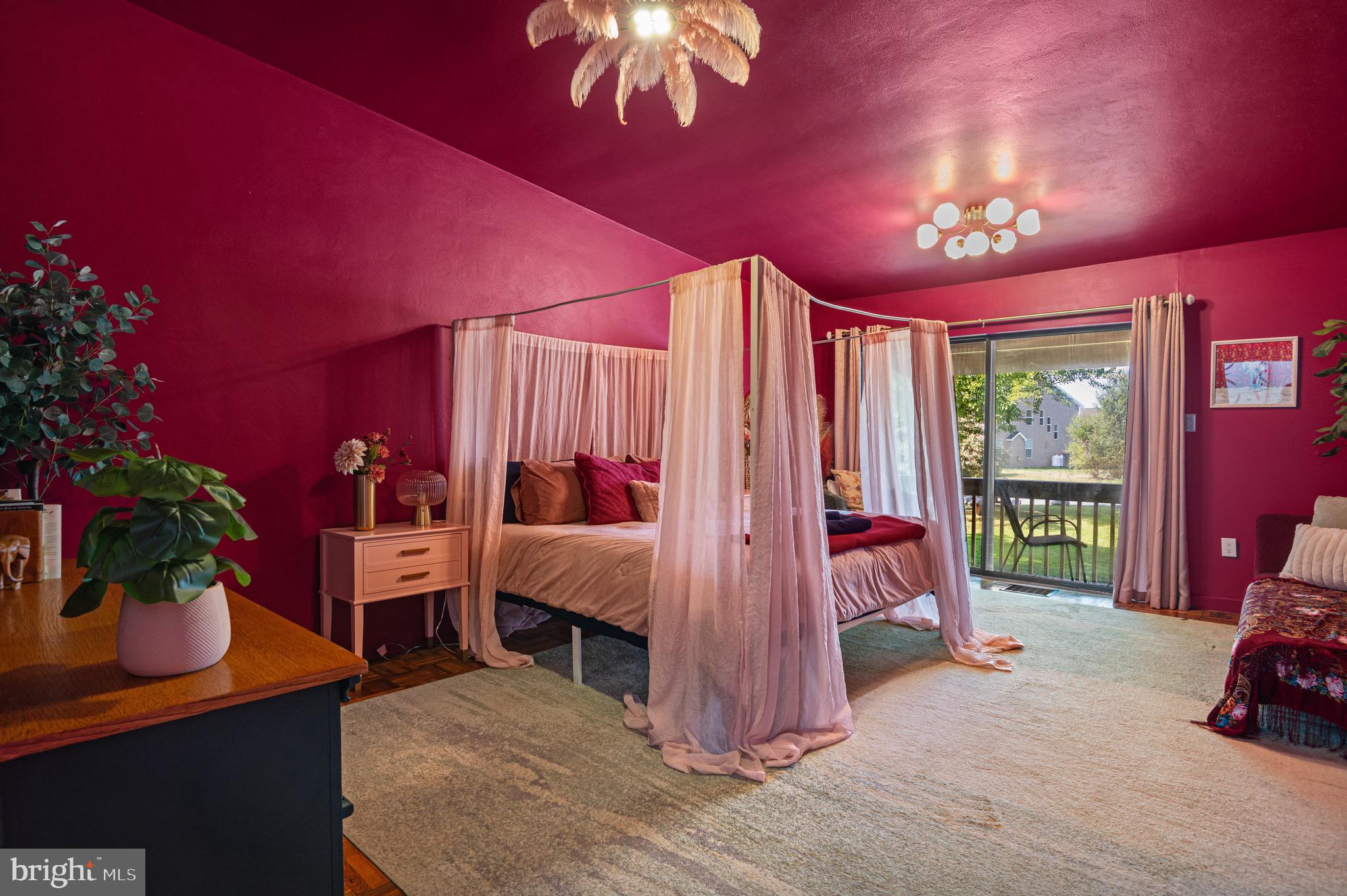 STROUDSBURG - Residential