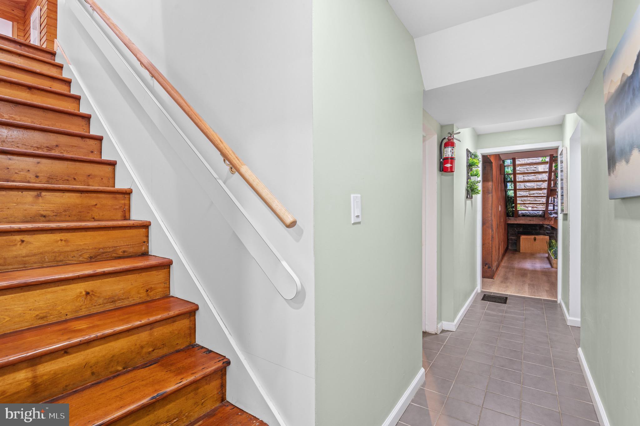 STROUDSBURG - Residential