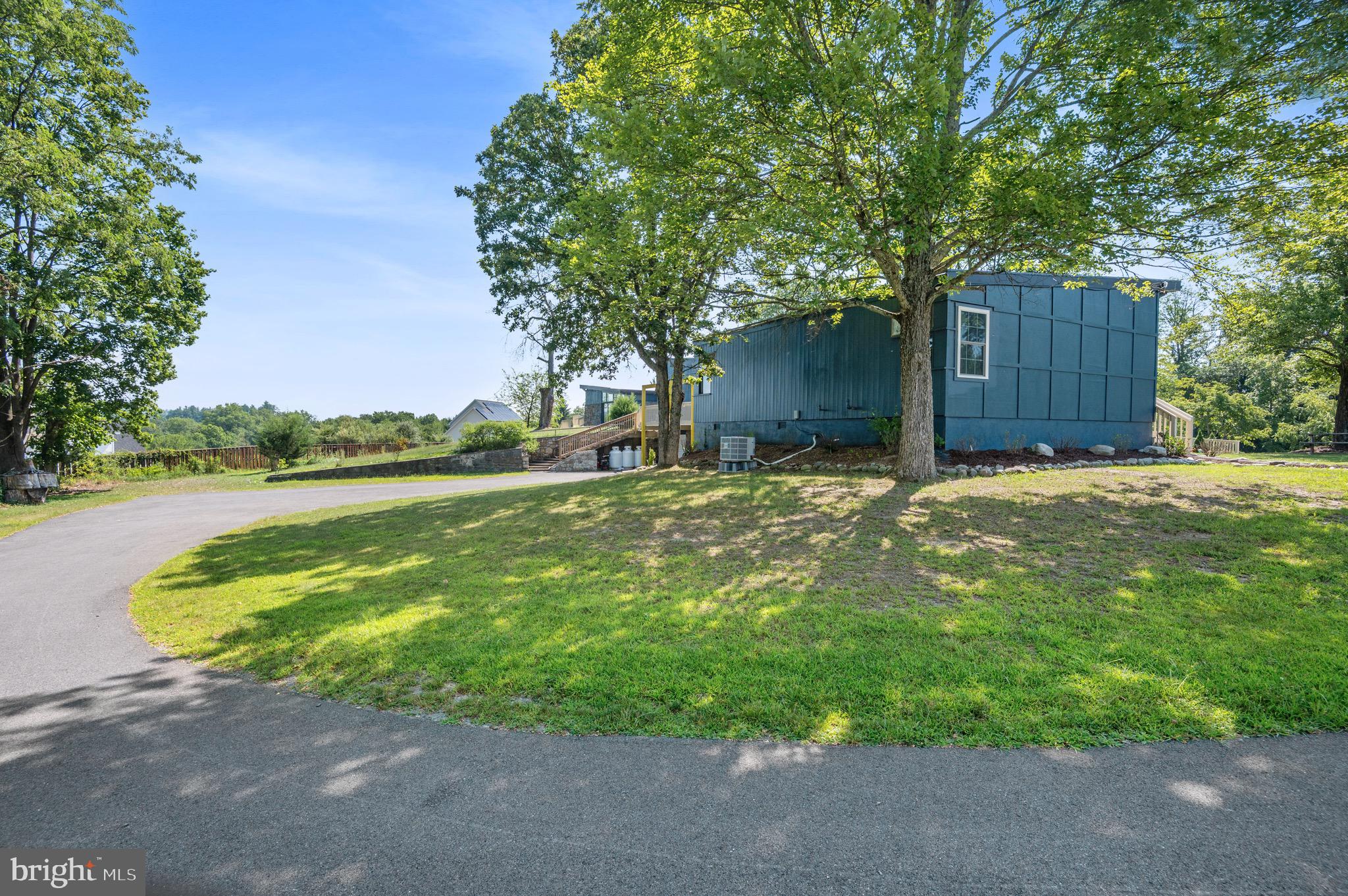 STROUDSBURG - Residential