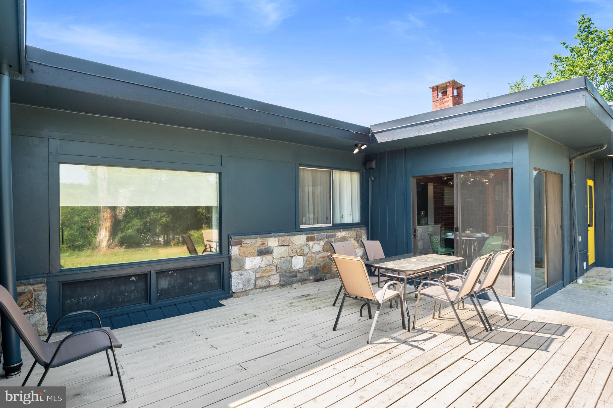 STROUDSBURG - Residential