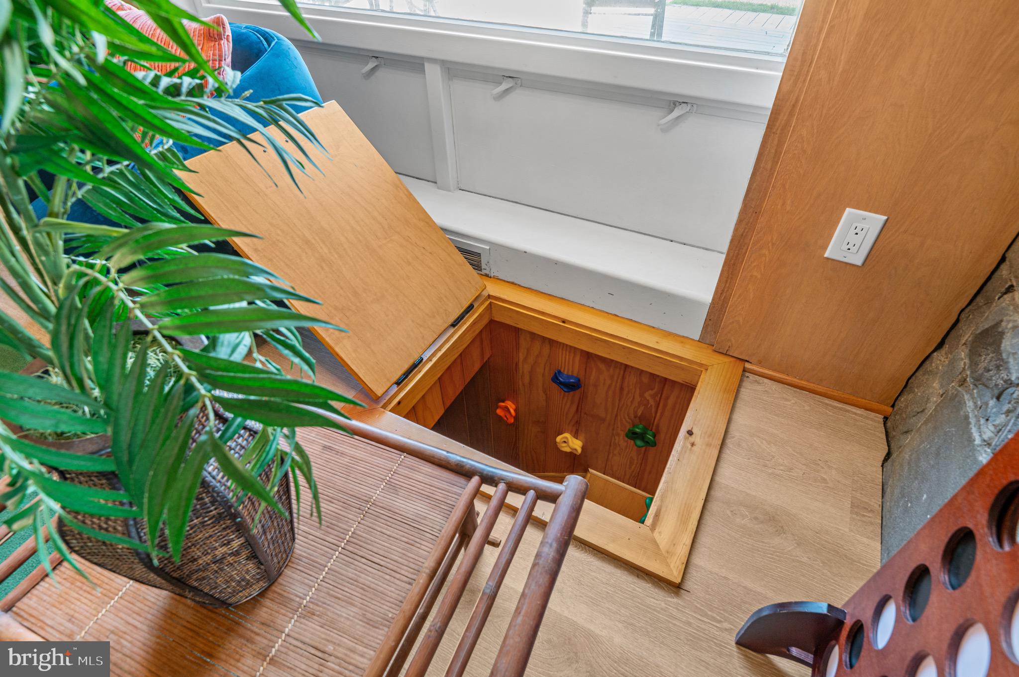 STROUDSBURG - Residential