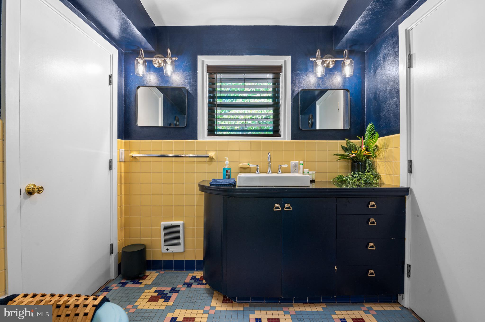 STROUDSBURG - Residential