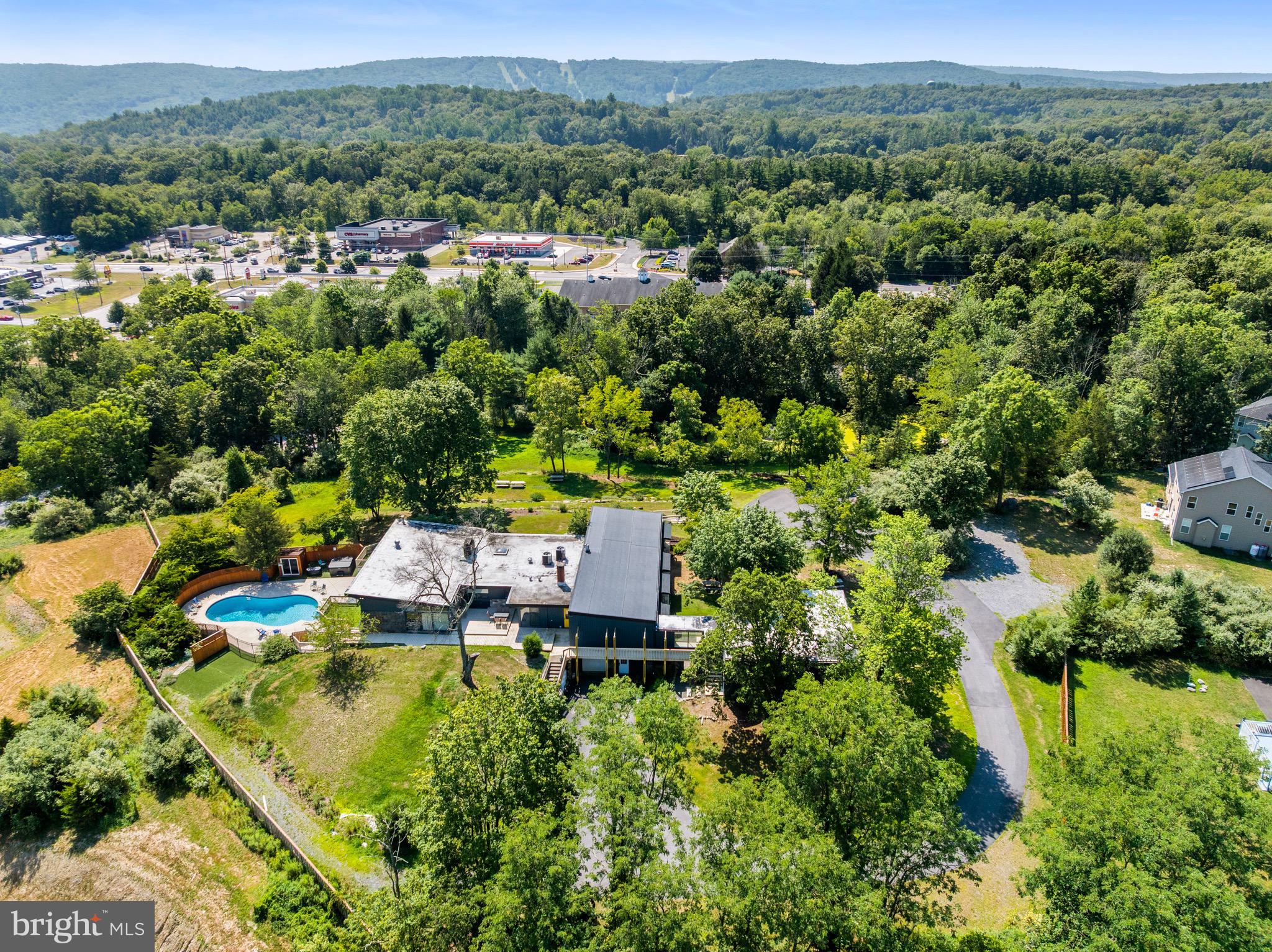 STROUDSBURG - Residential