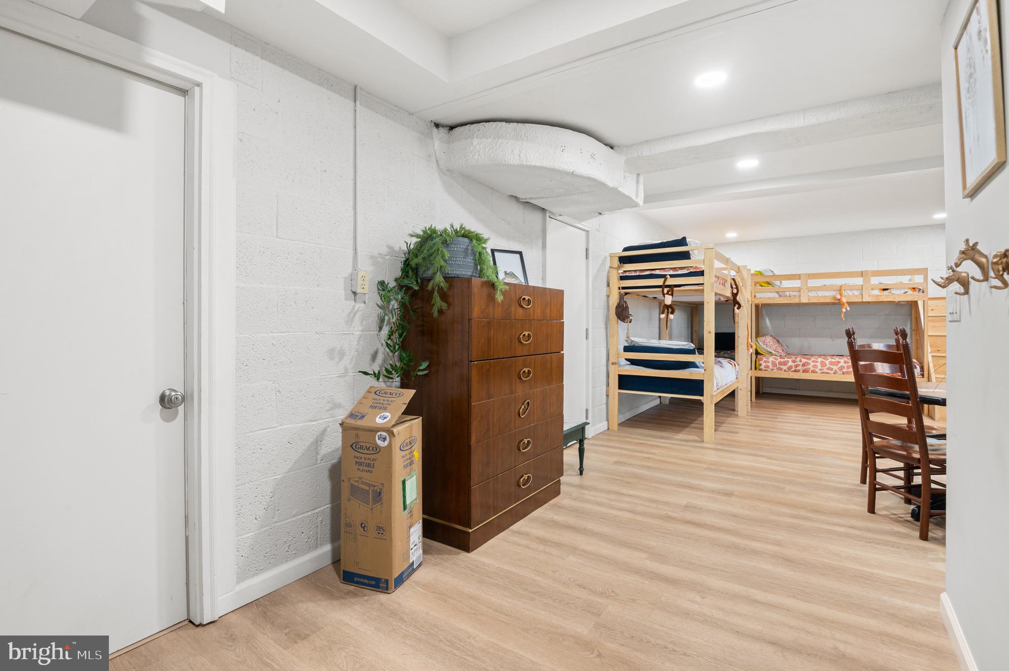 STROUDSBURG - Residential