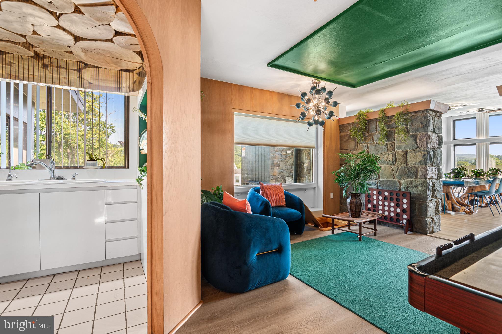 STROUDSBURG - Residential