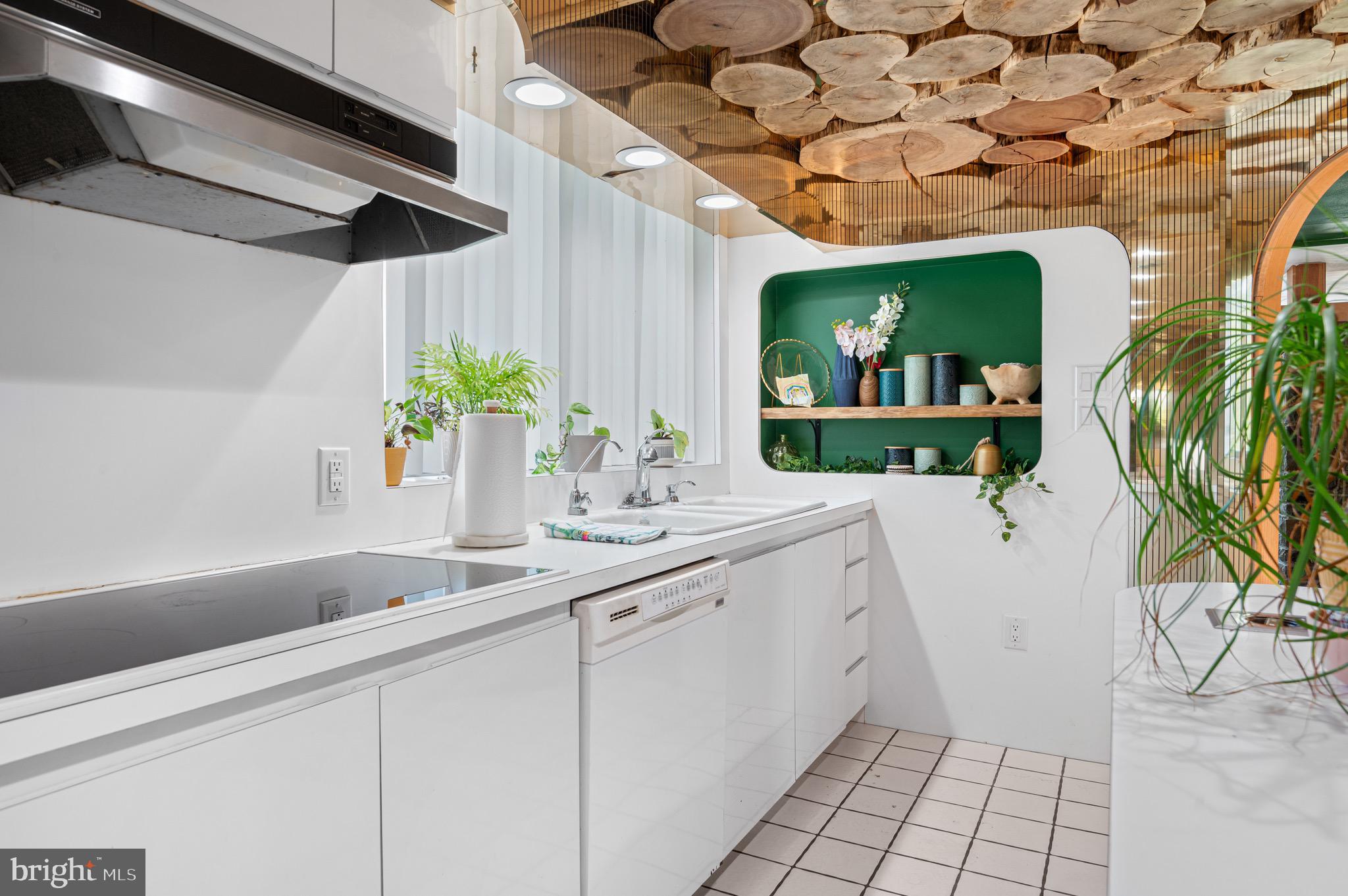 STROUDSBURG - Residential