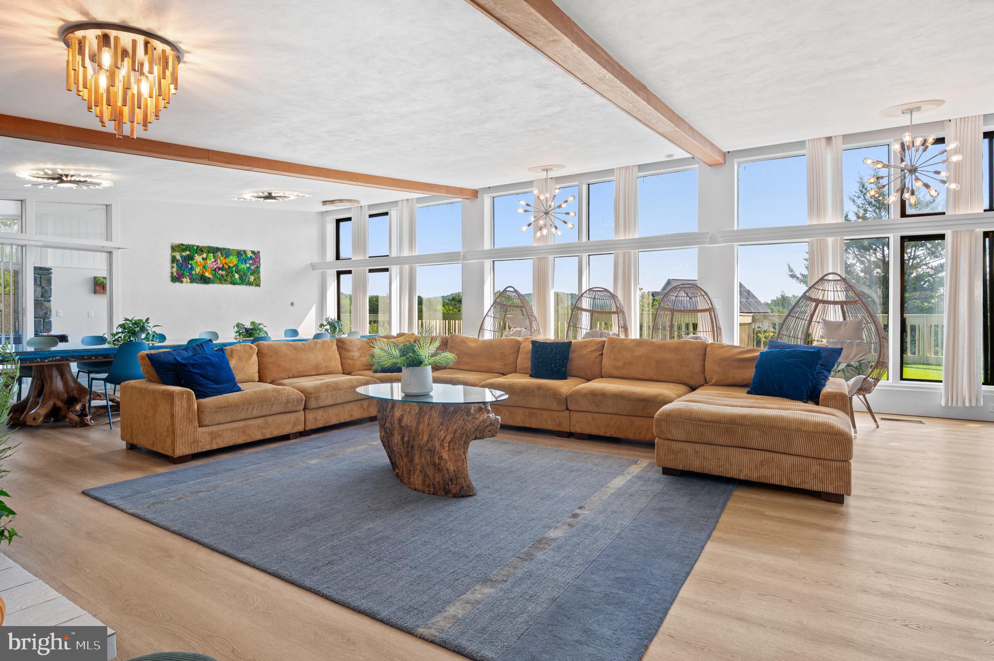 STROUDSBURG - Residential