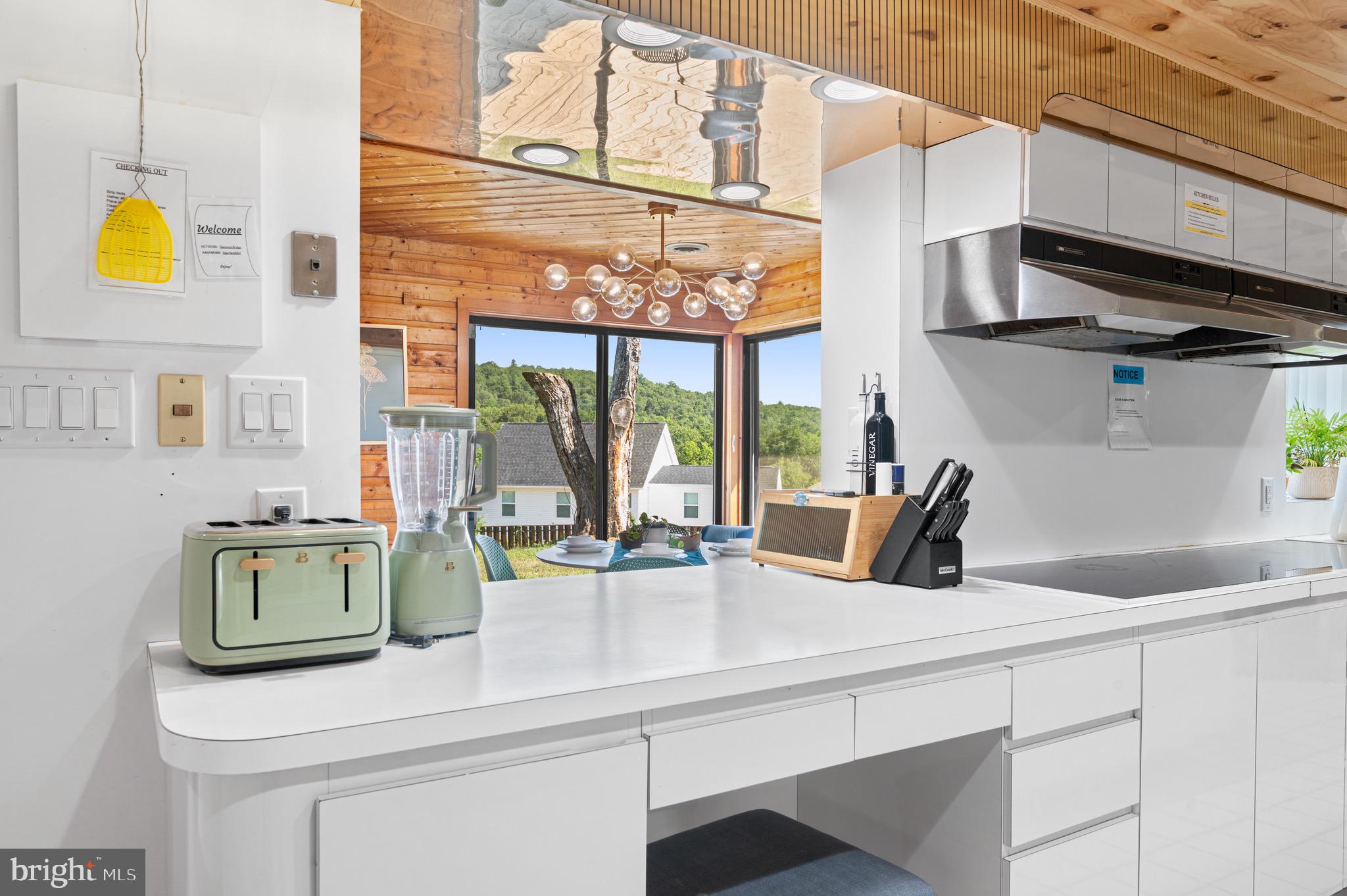 STROUDSBURG - Residential