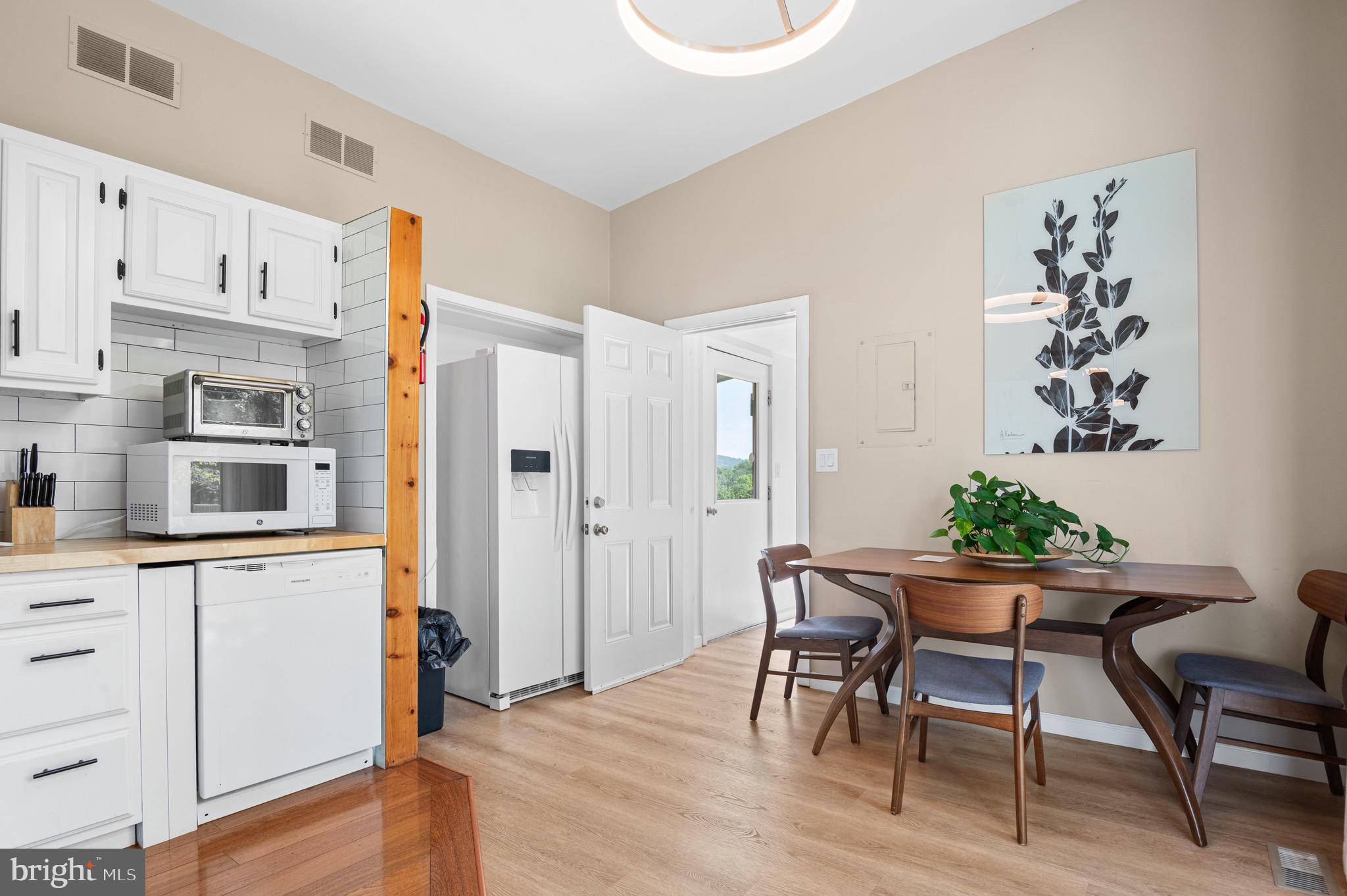 STROUDSBURG - Residential