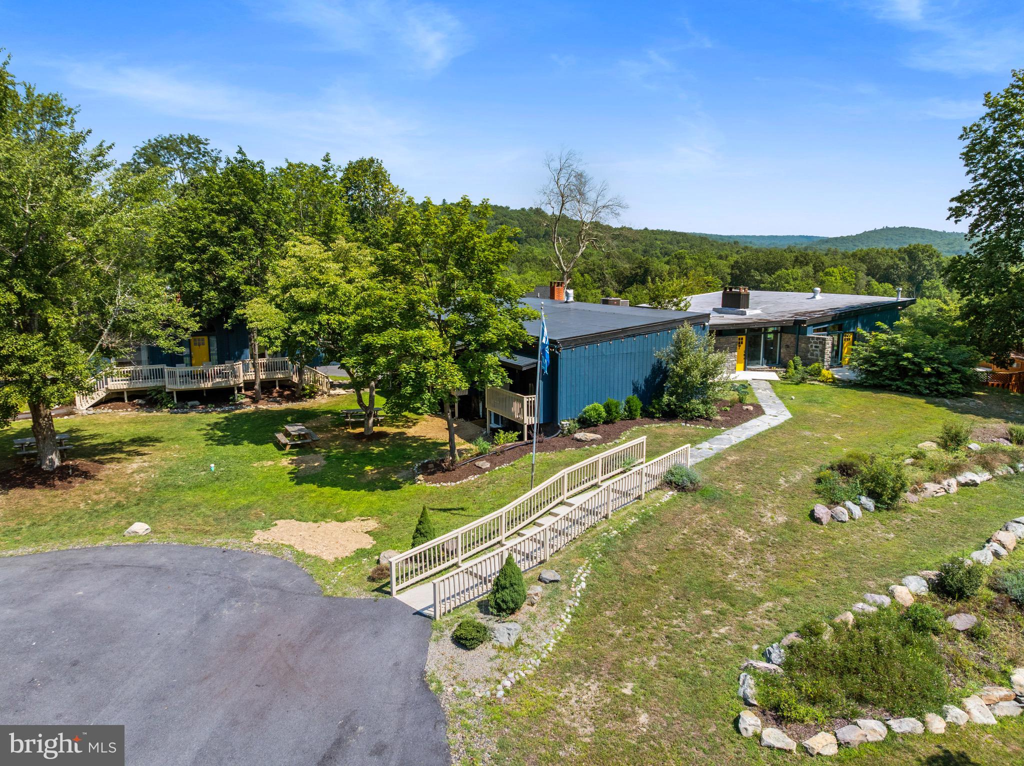 STROUDSBURG - Residential