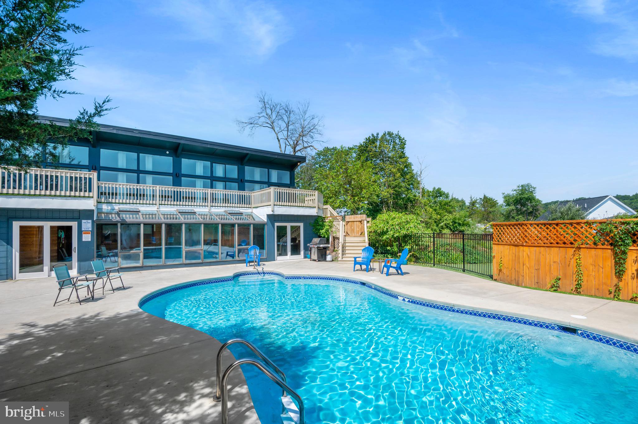 STROUDSBURG - Residential