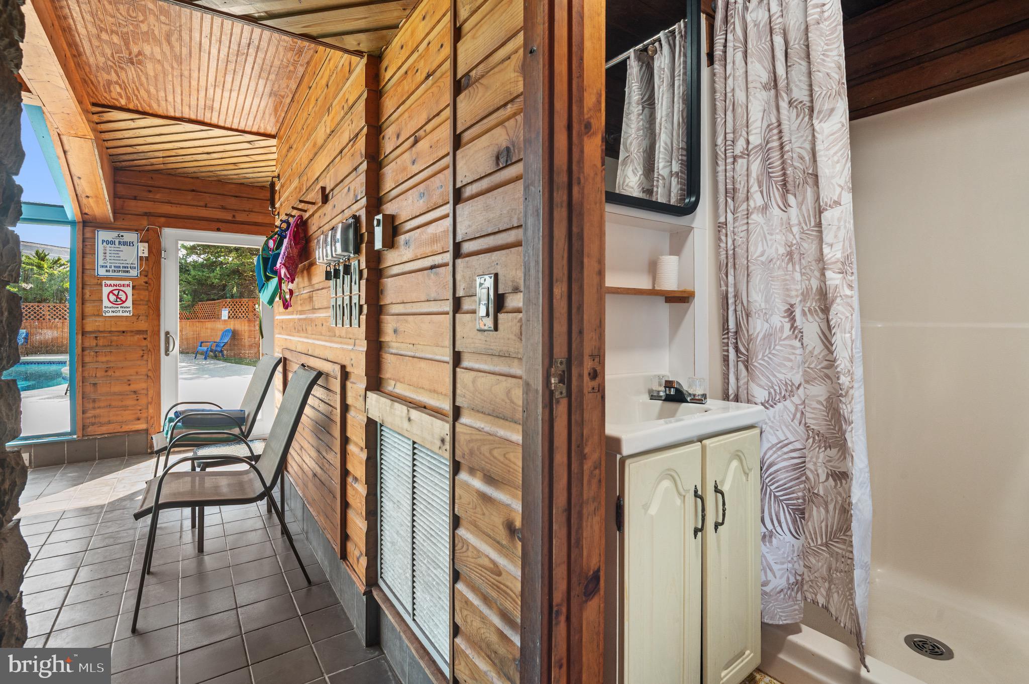 STROUDSBURG - Residential